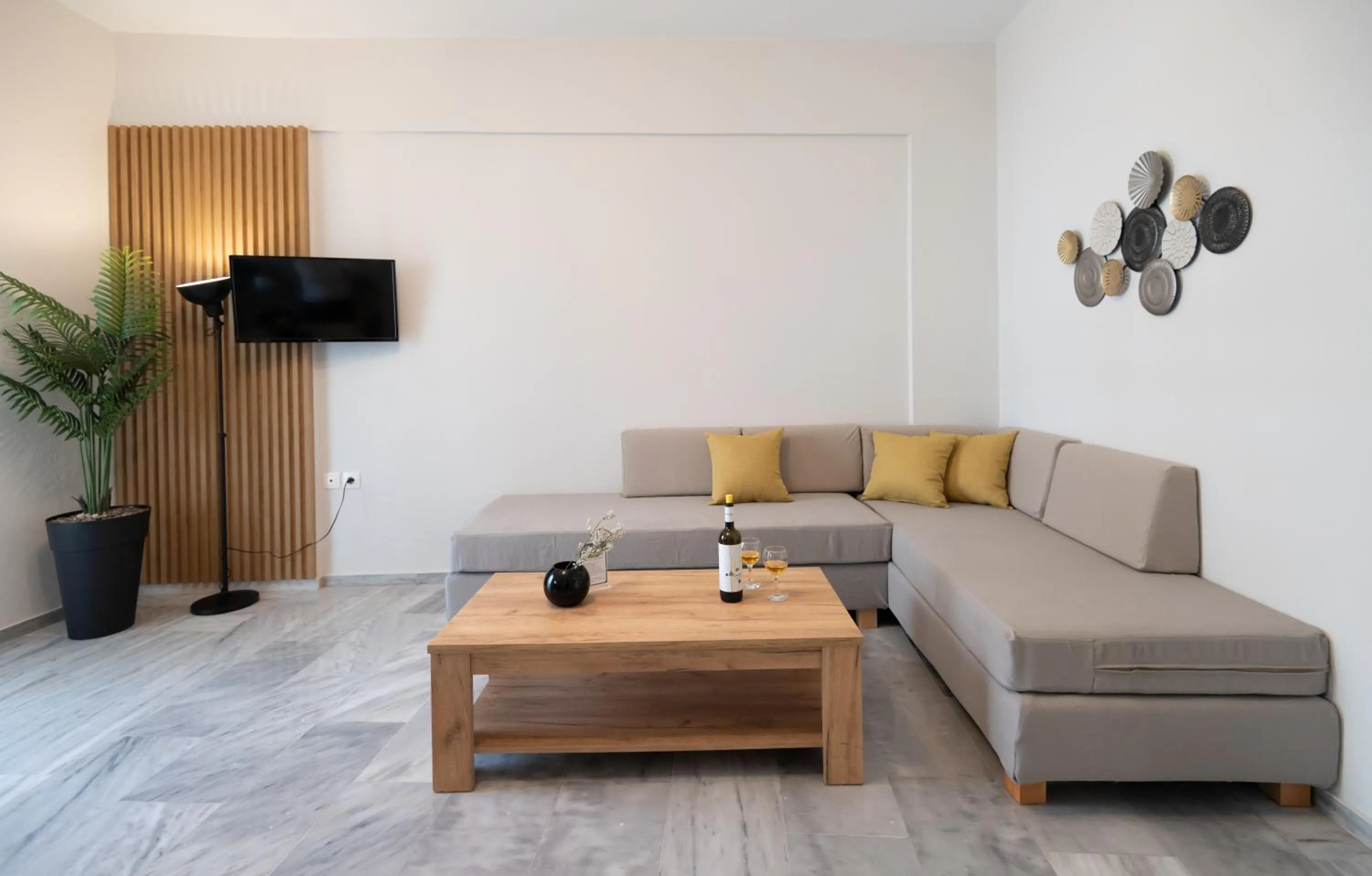 TV and multimedia in Mardinik Hotel Apartments