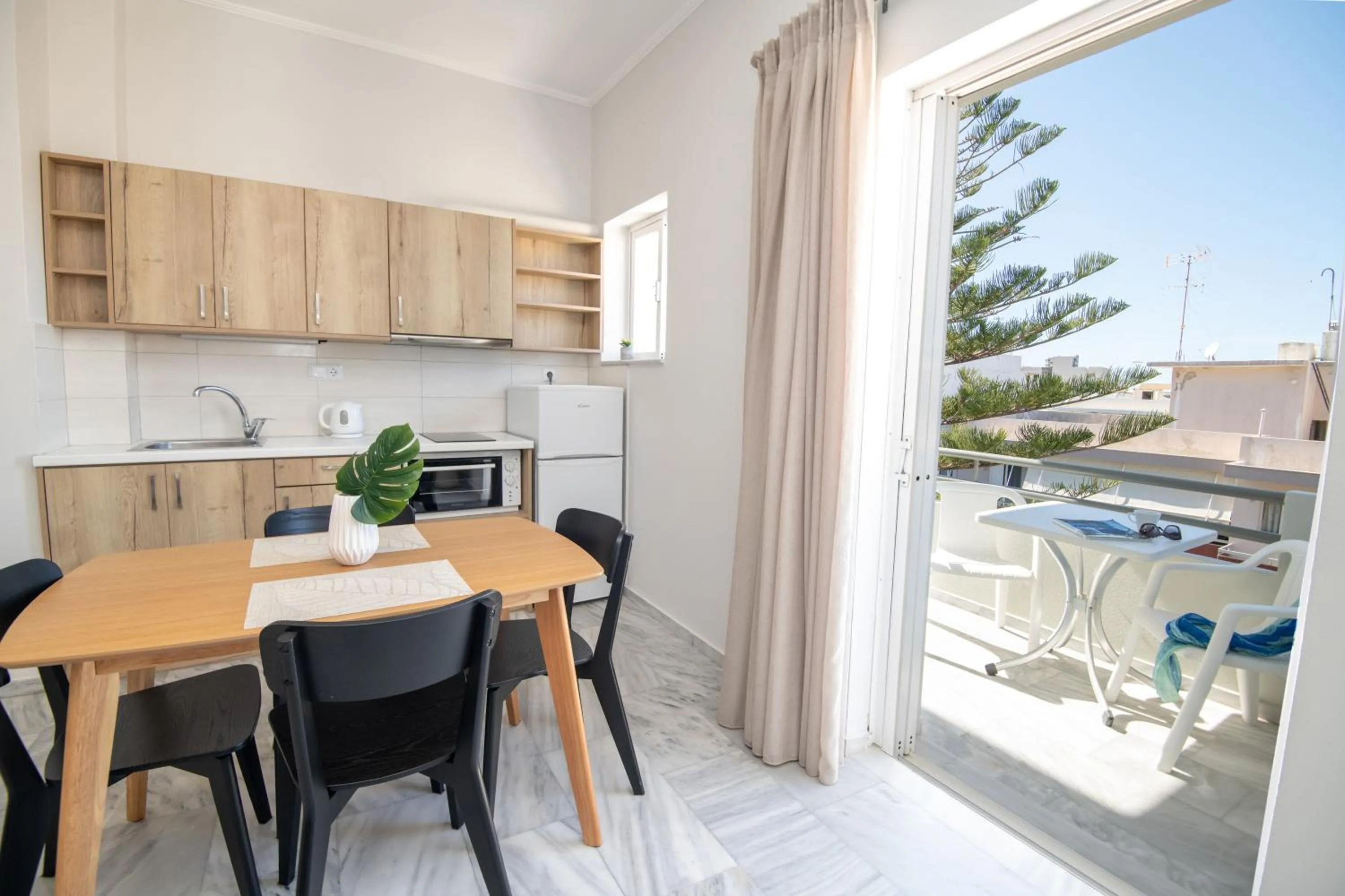 Balcony/Terrace in Mardinik Hotel Apartments