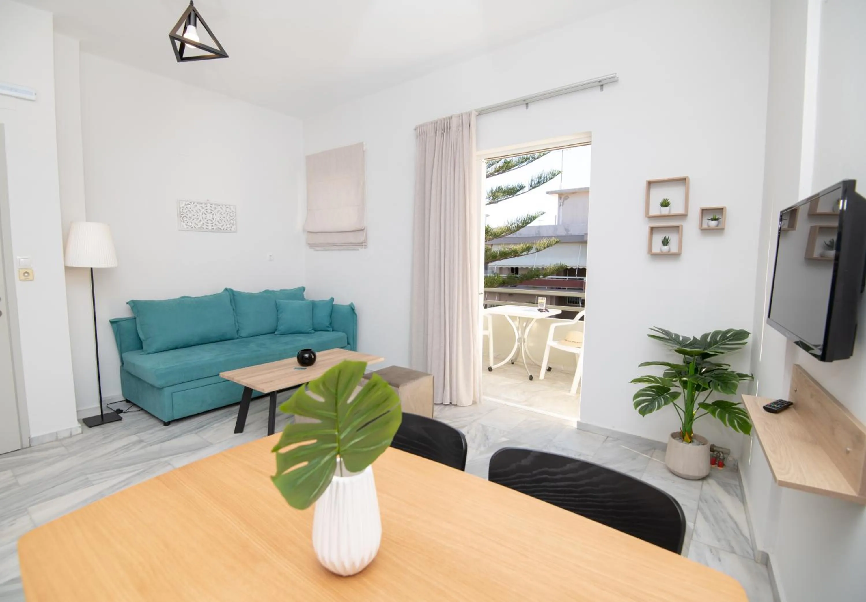 TV and multimedia in Mardinik Hotel Apartments