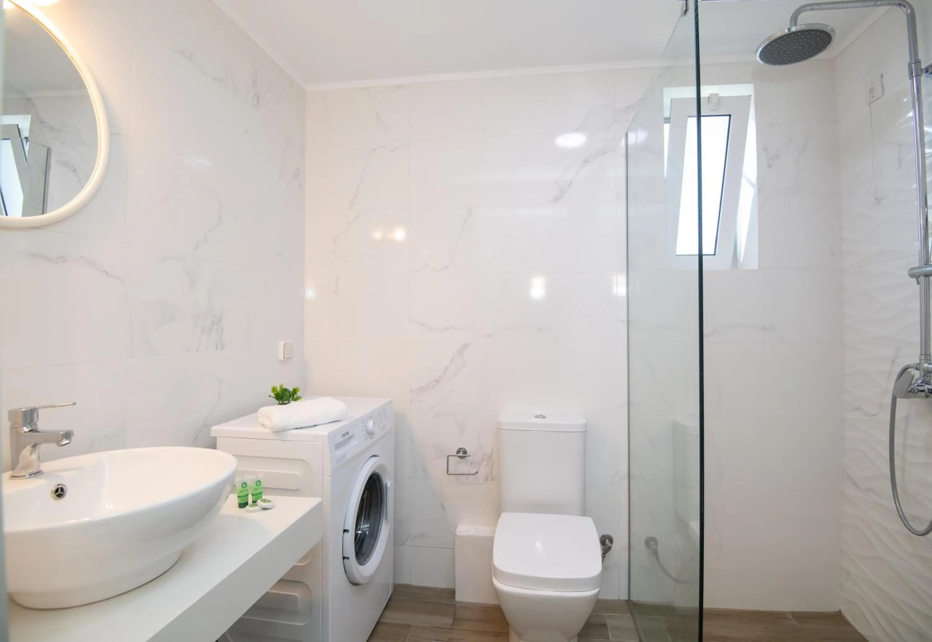 Shower in Mardinik Hotel Apartments