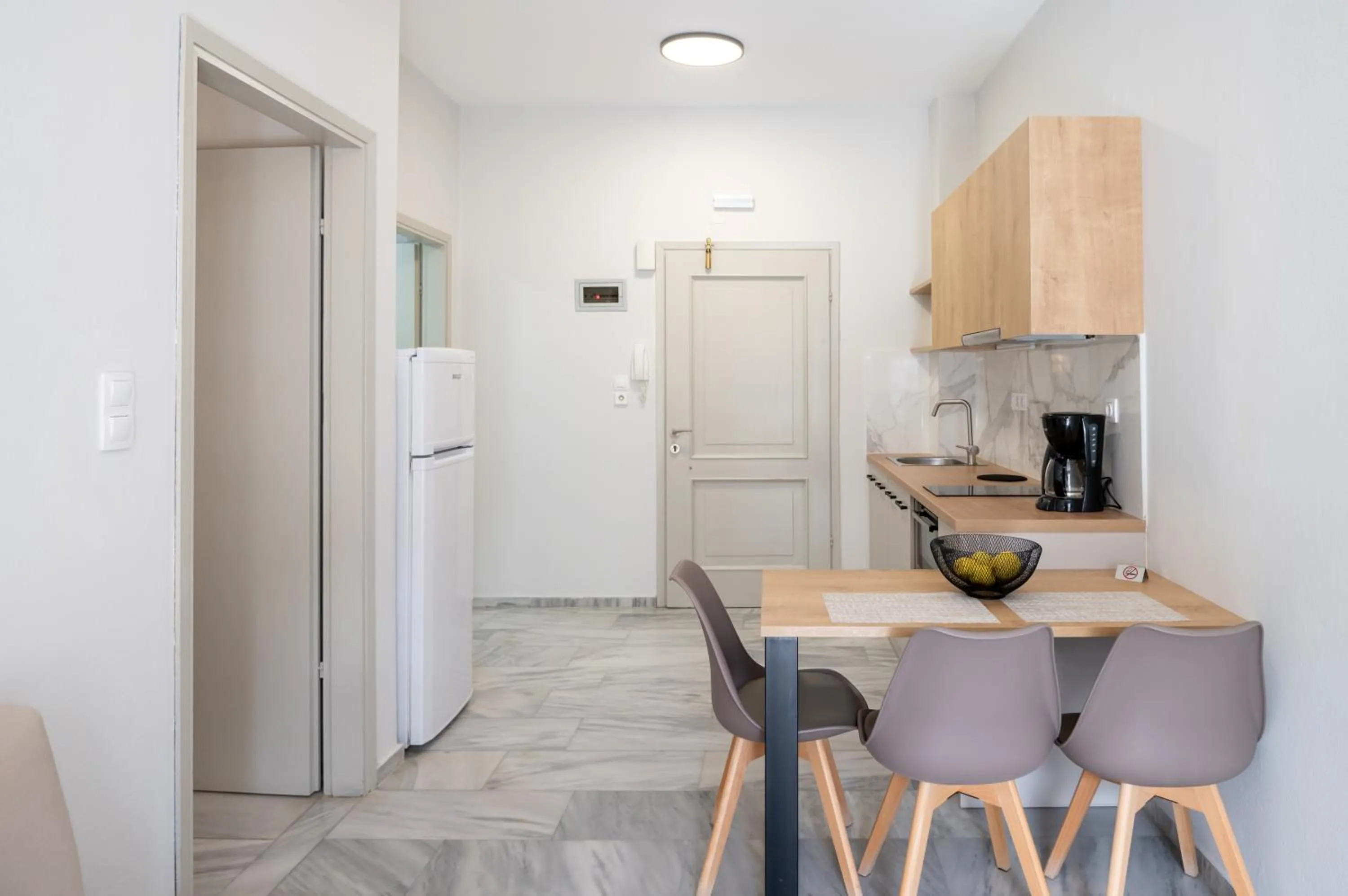 Dining area in Mardinik Hotel Apartments