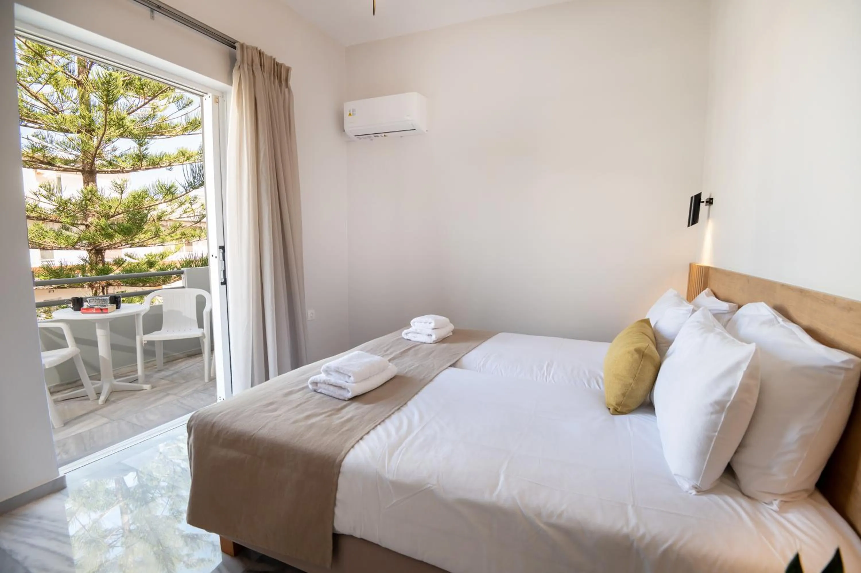 Bed in Mardinik Hotel Apartments