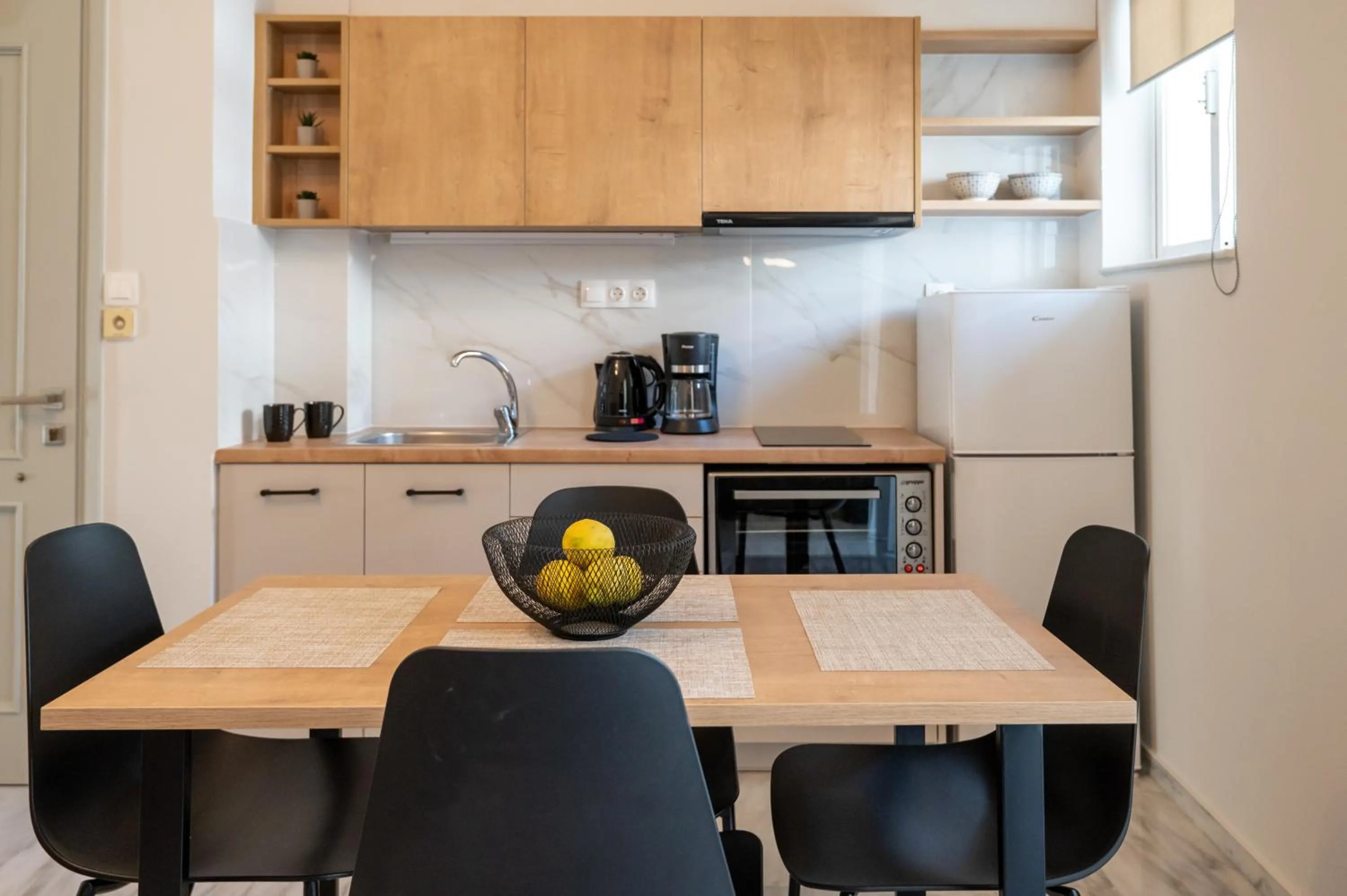 Coffee/tea facilities in Mardinik Hotel Apartments