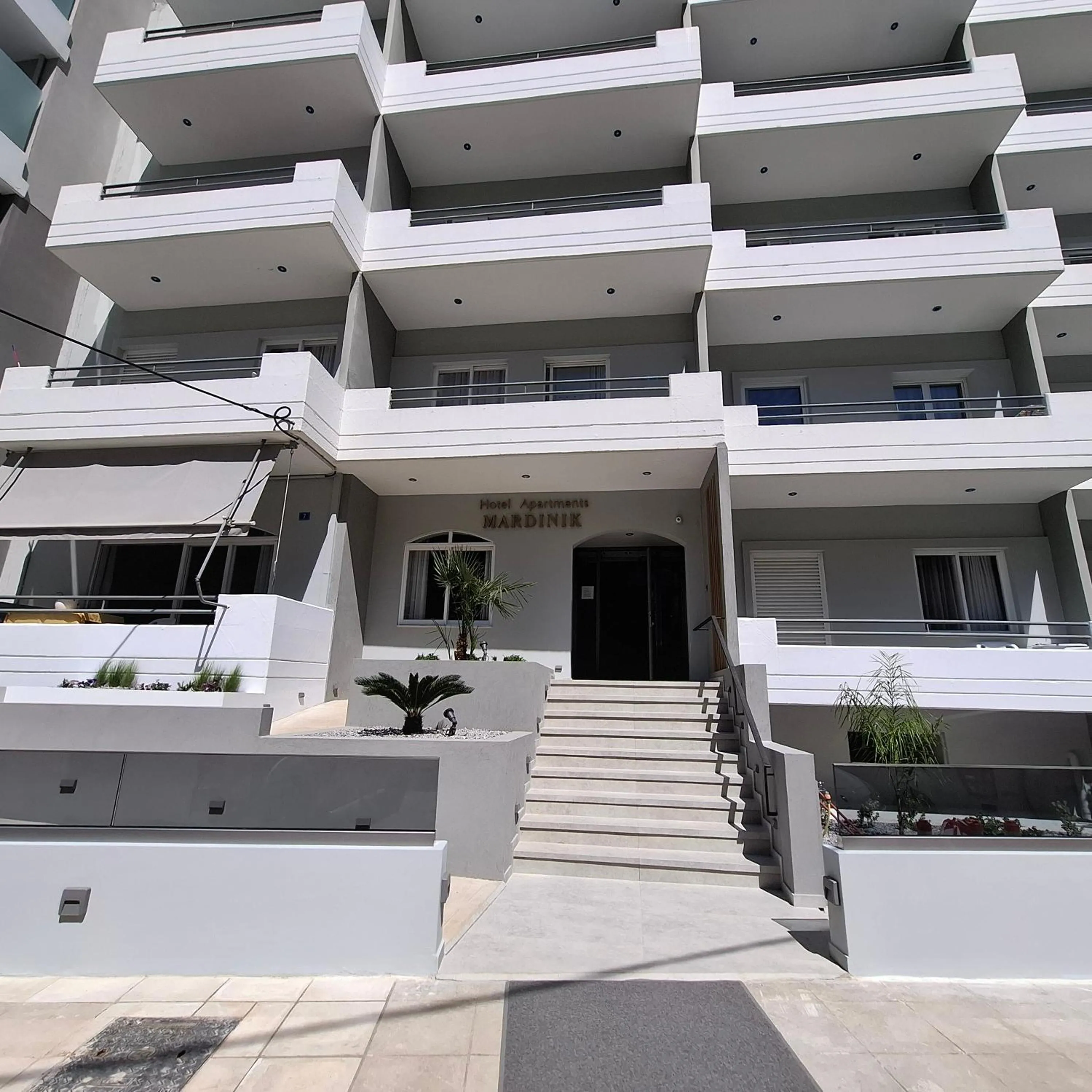 Facade/entrance in Mardinik Hotel Apartments