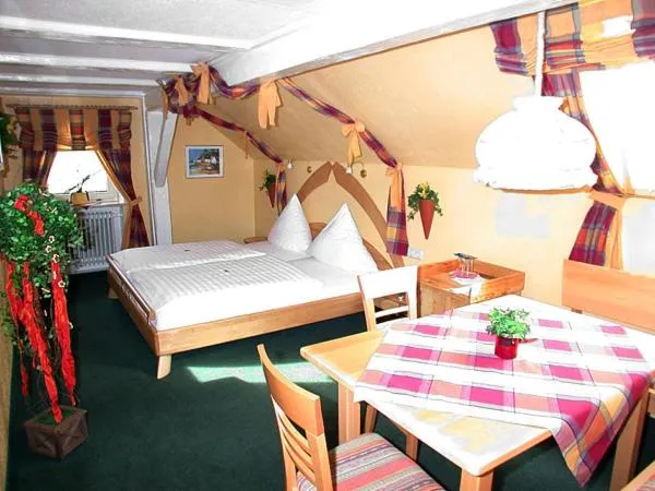 Photo of the whole room, Bed in Hotel "Untere Mühle"