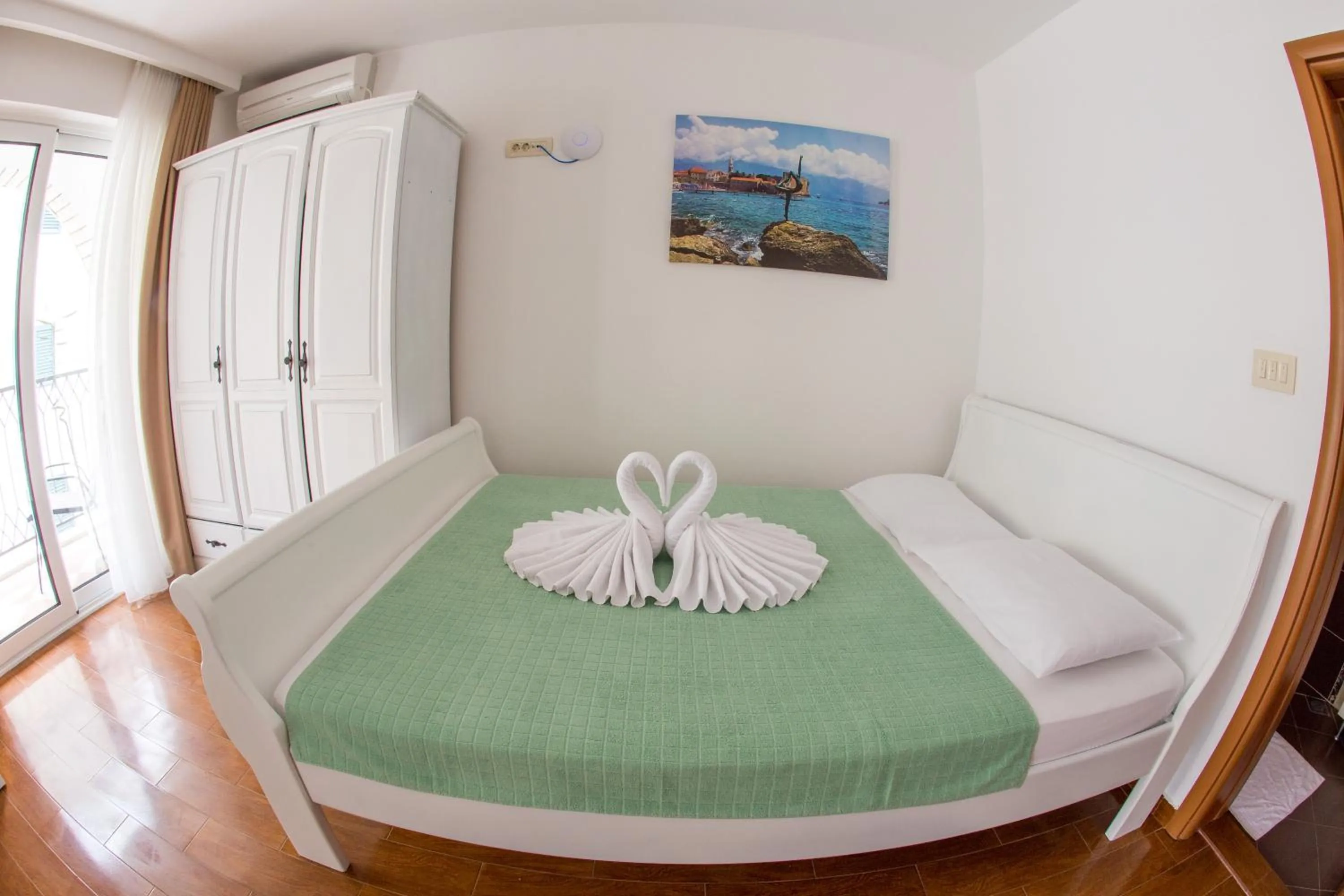 Photo of the whole room, Bed in Villa DiEden