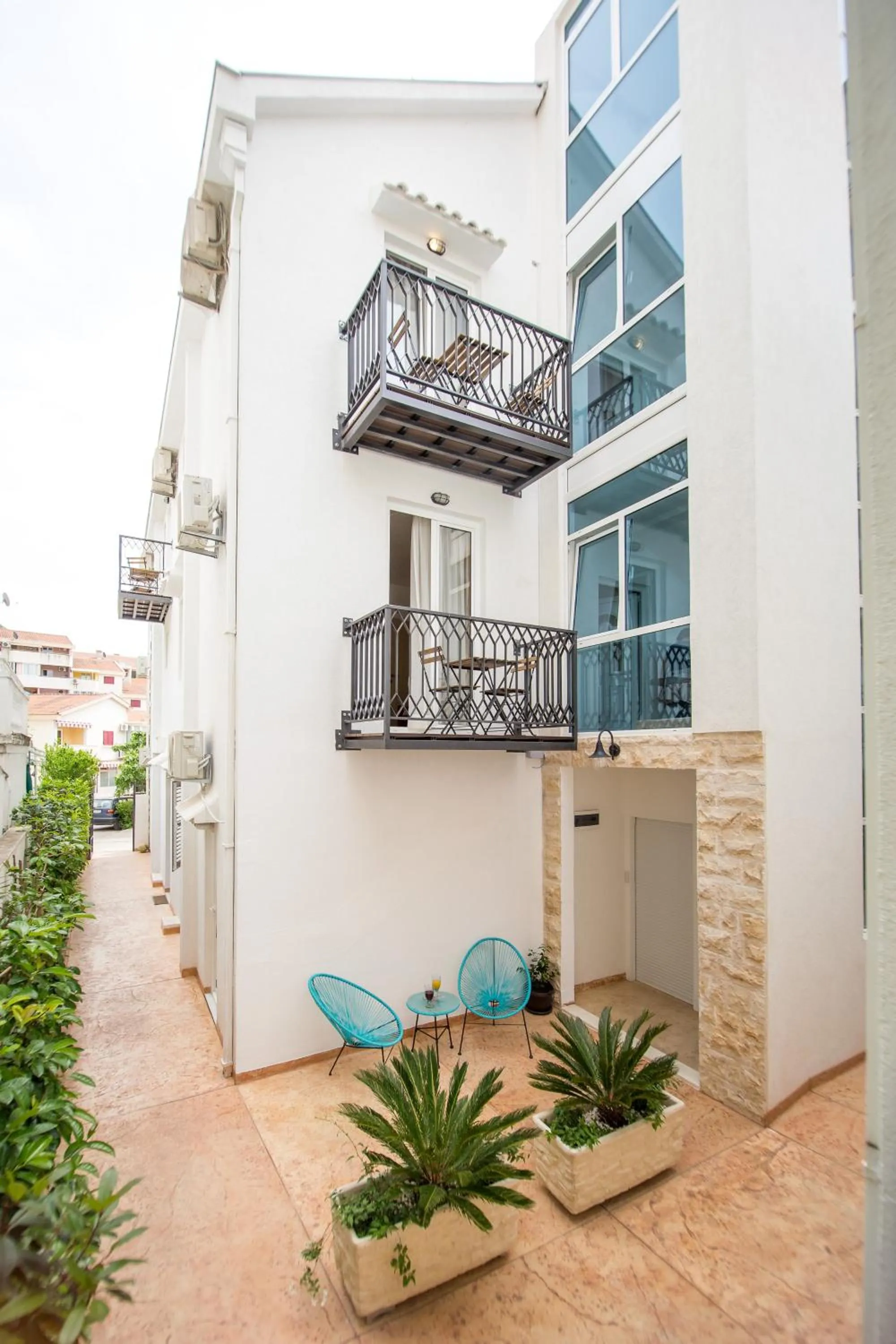 Property building in Villa DiEden