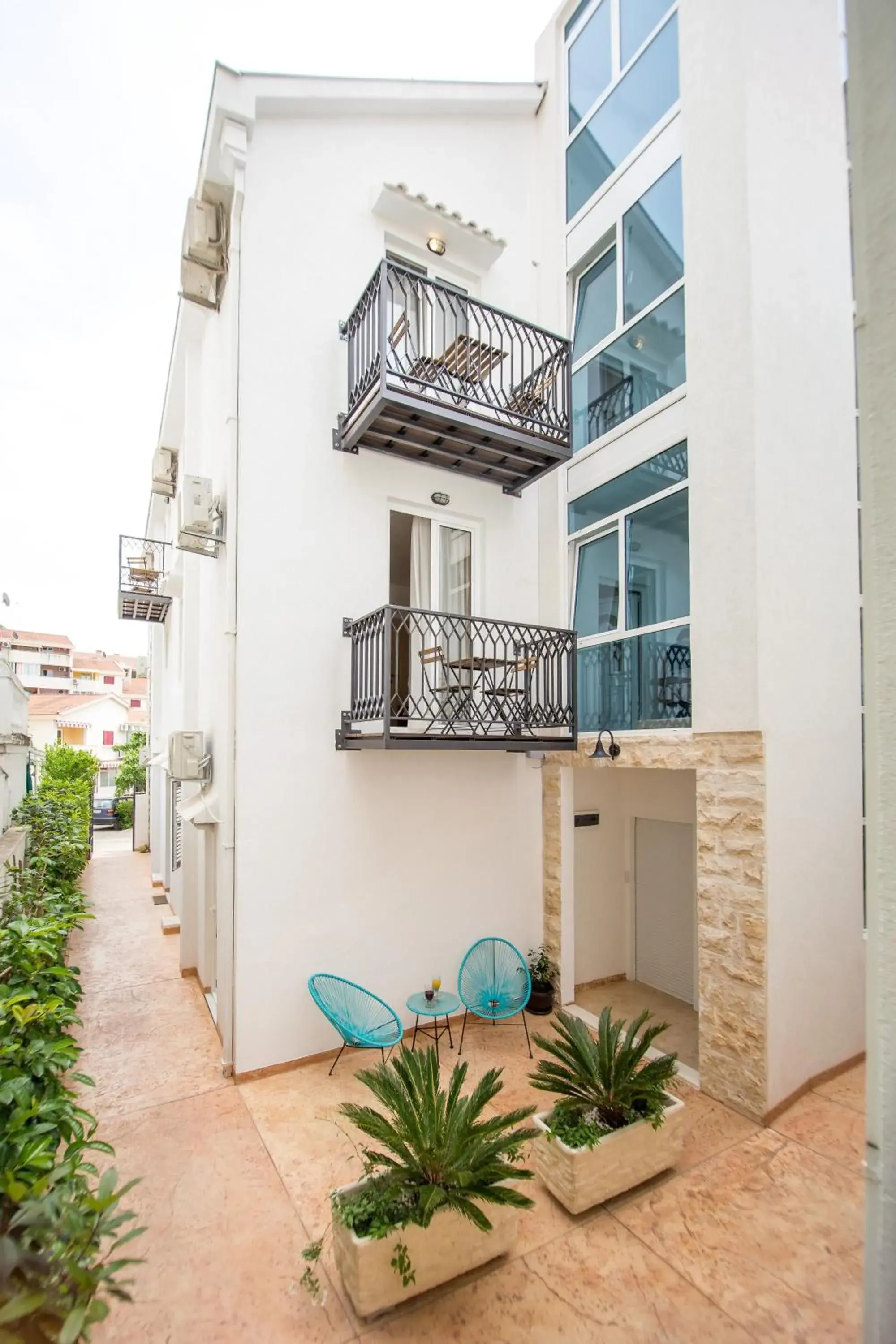 Property building in Villa DiEden Property building in Villa DiEden