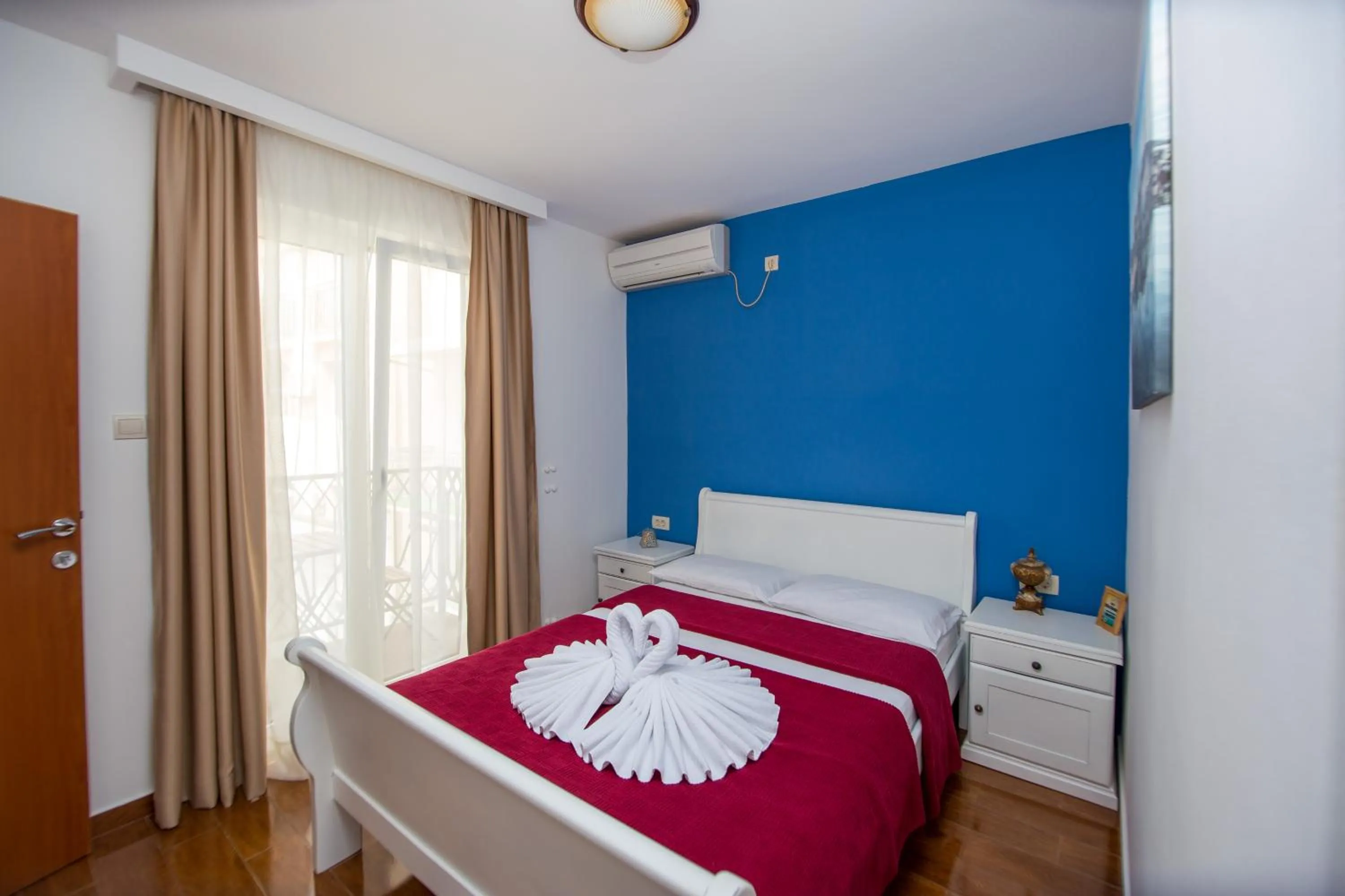 Photo of the whole room, Bed in Villa DiEden