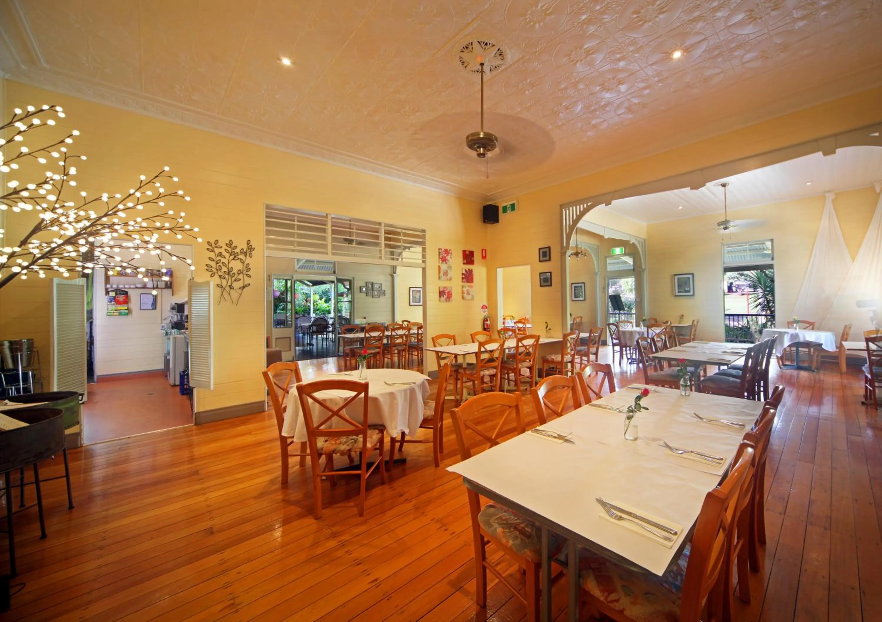 Restaurant/places to eat in Eden House Retreat