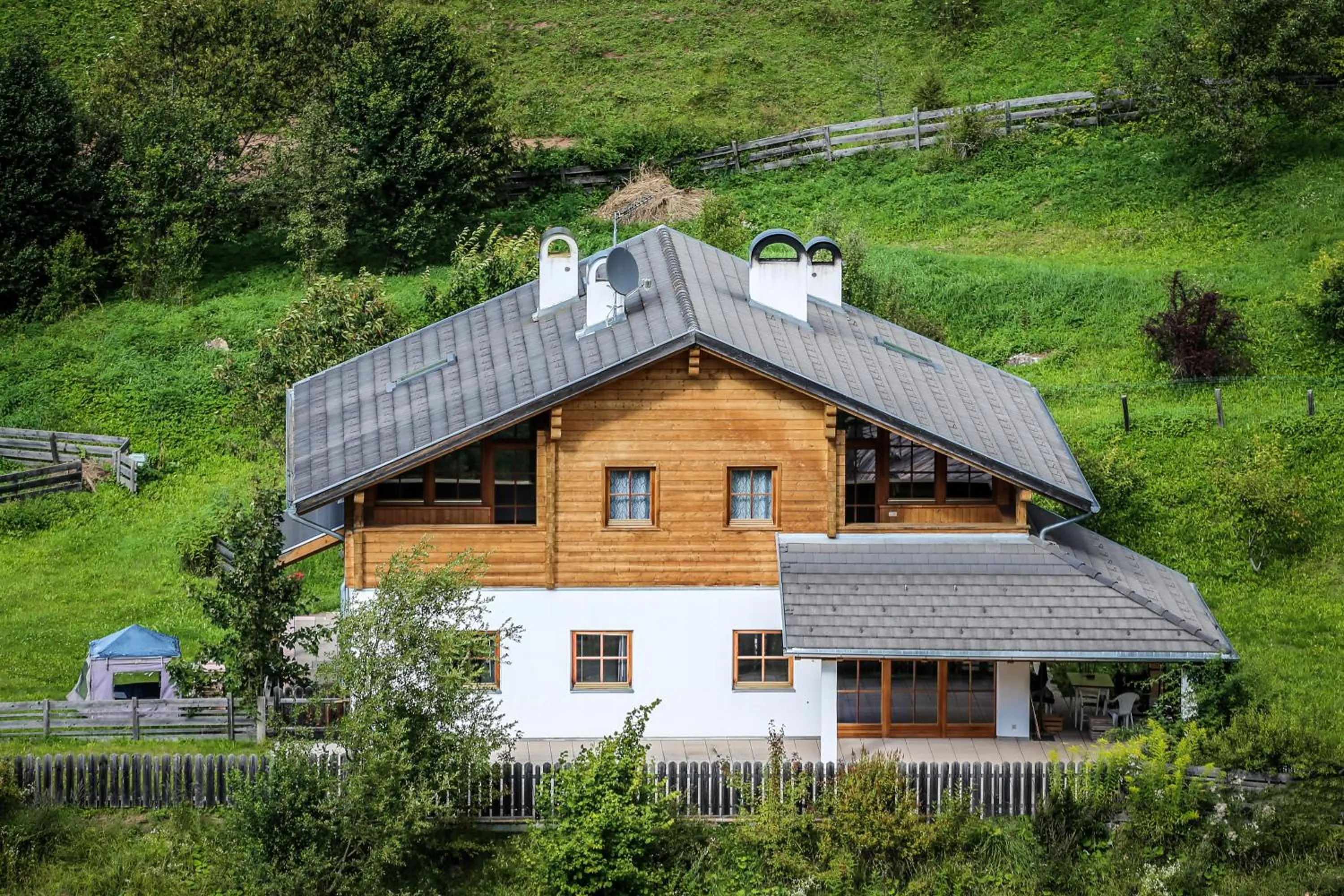 Property building in Haus Traudi