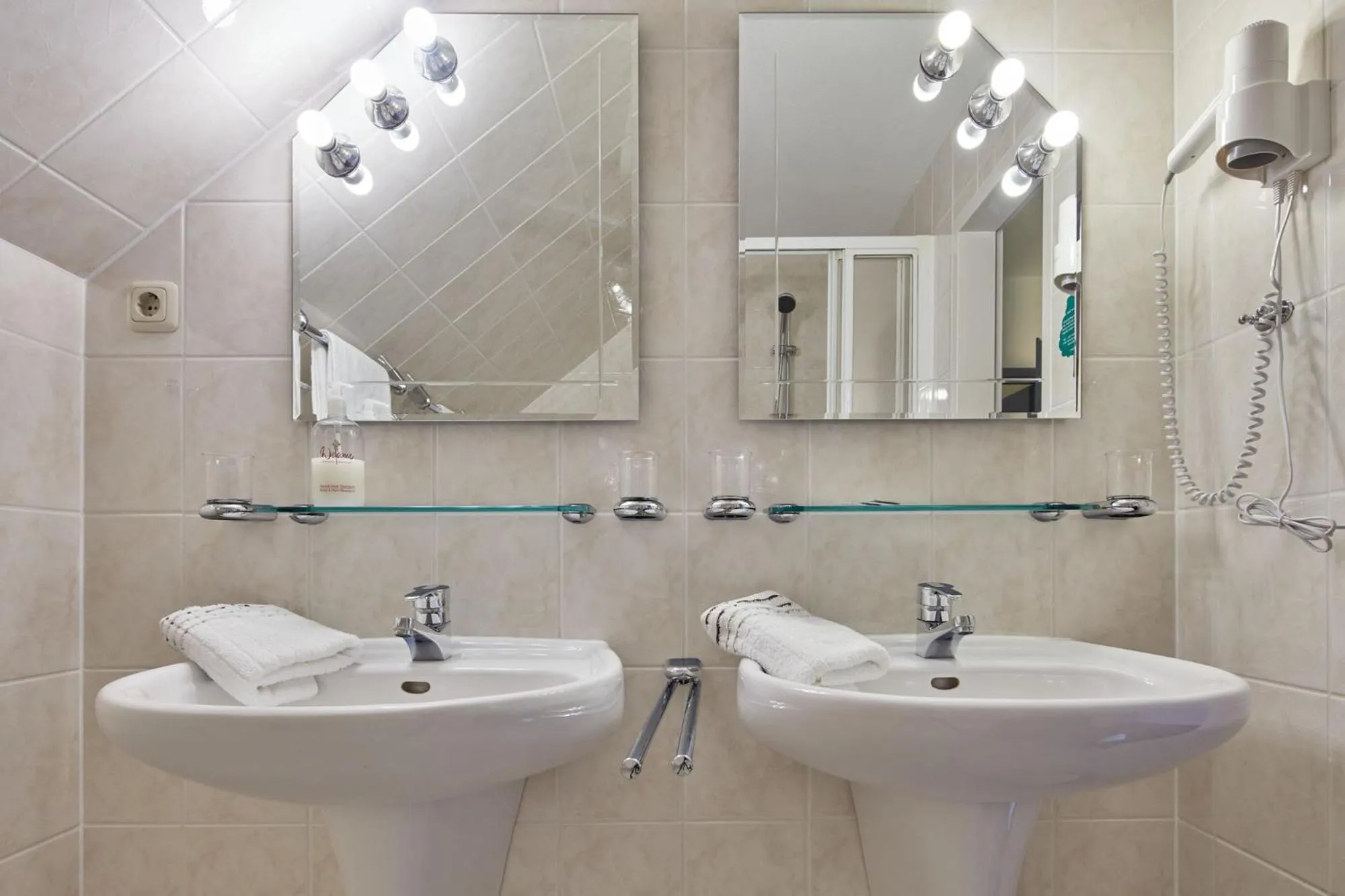 Bathroom in Hotel garni Sonnenhof