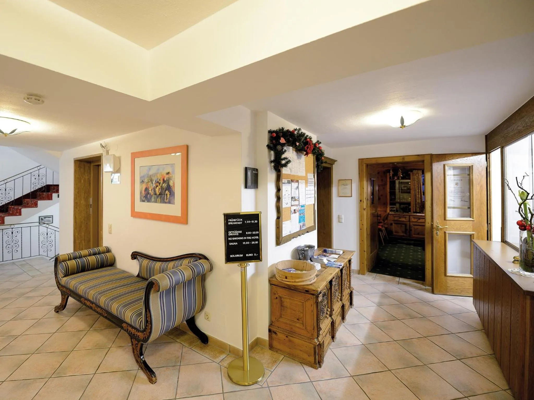 Lobby or reception, Seating Area in Hotel-Garni Felsenhof