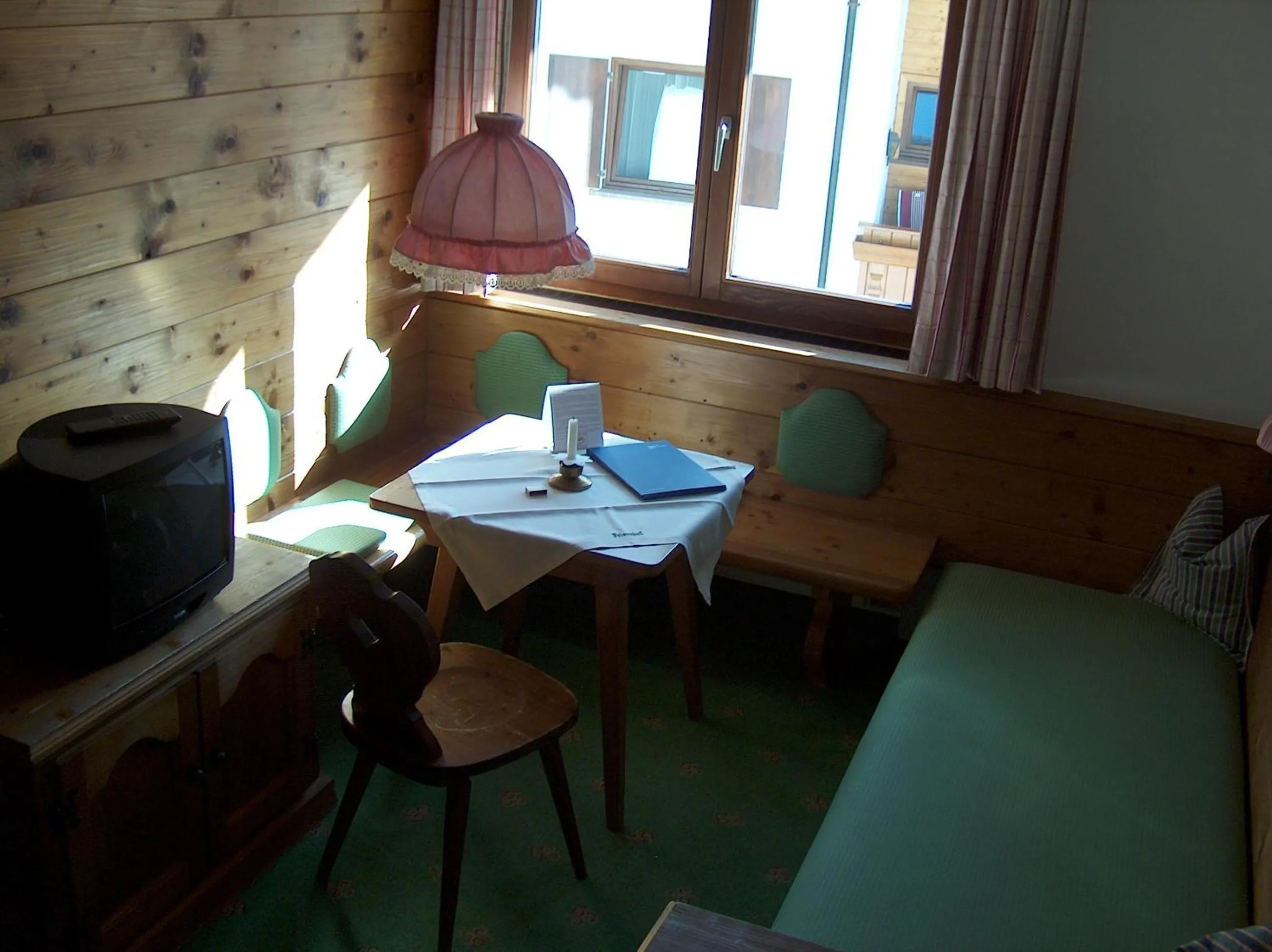 Living room, TV/Entertainment Center in Hotel-Garni Felsenhof