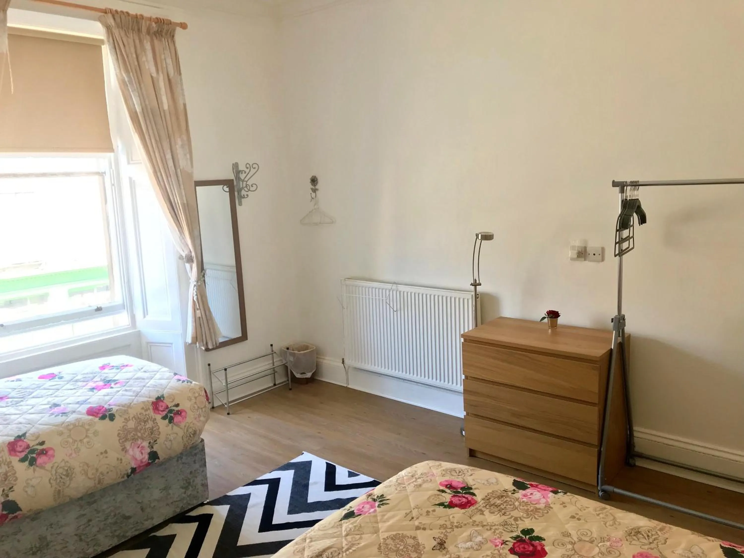 Bedroom, Bed in 233 Leith Apartment