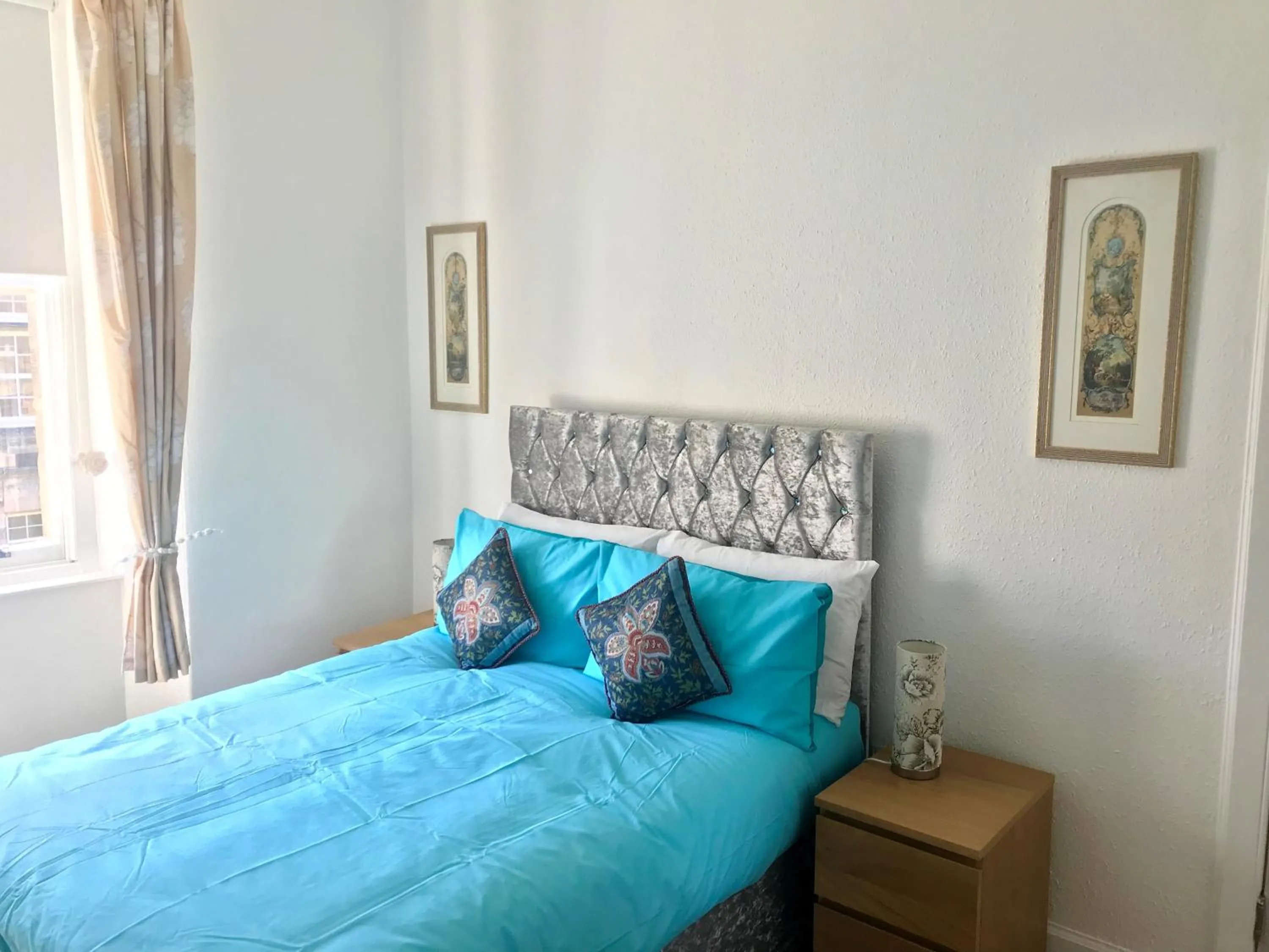 Bedroom, Bed in 233 Leith Apartment