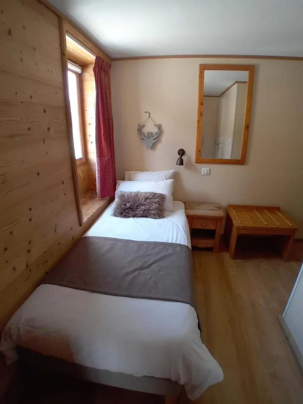 Bed in Hotel le Sherpa