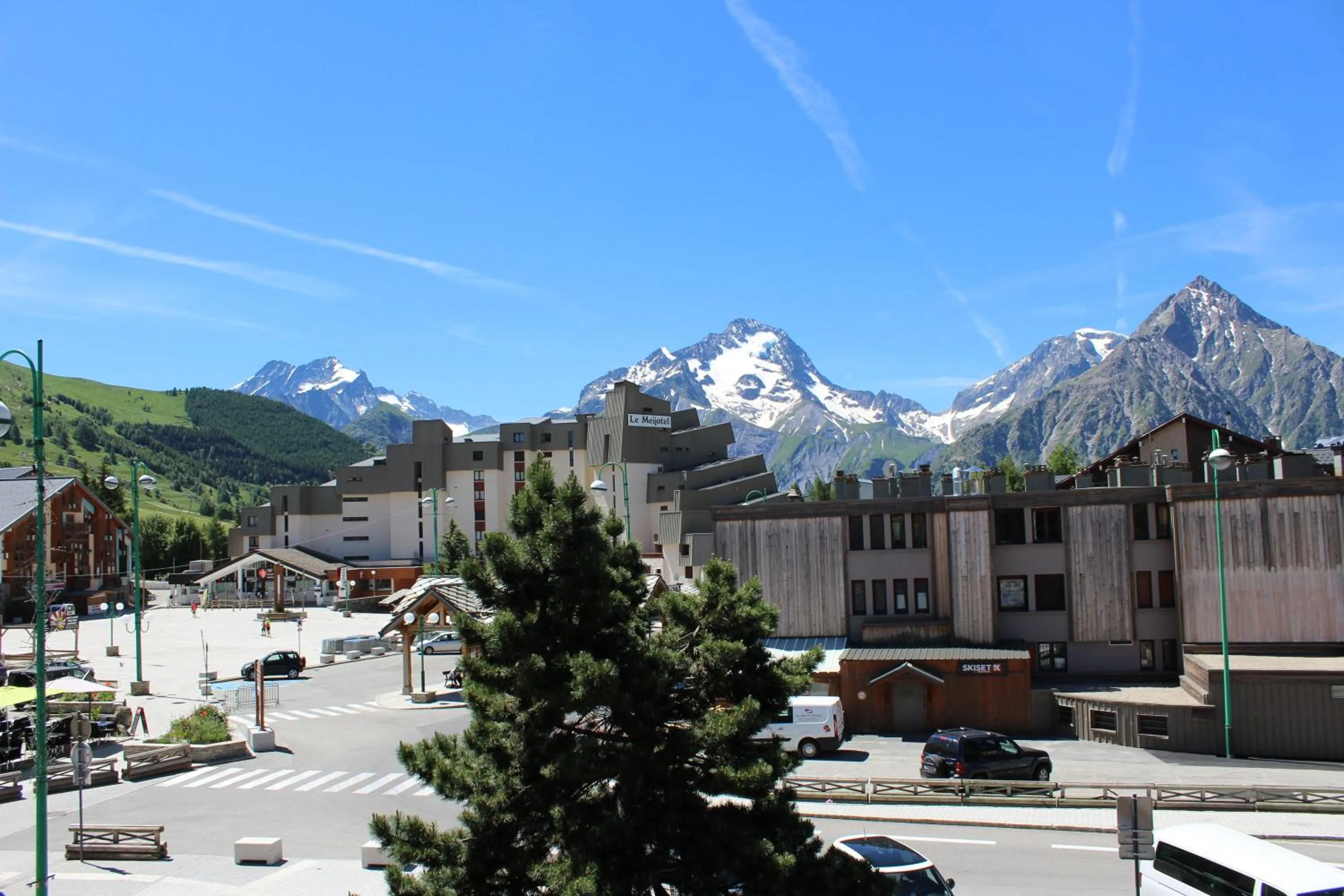 Day in Hotel le Sherpa