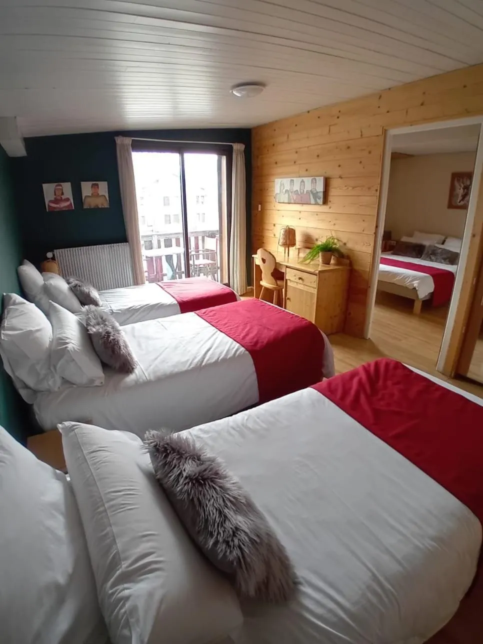 Bed in Hotel le Sherpa