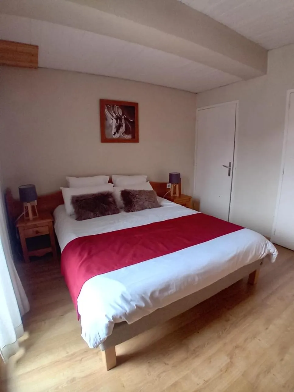 Bed in Hotel le Sherpa