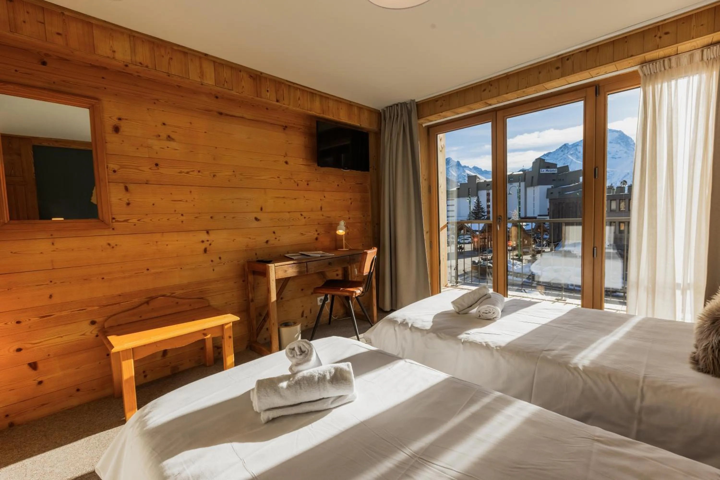 Bedroom, Bed in Hotel le Sherpa