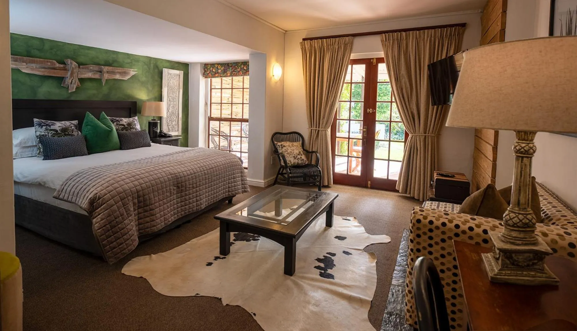 Bedroom, Bed in Silvermist Wine Estate
