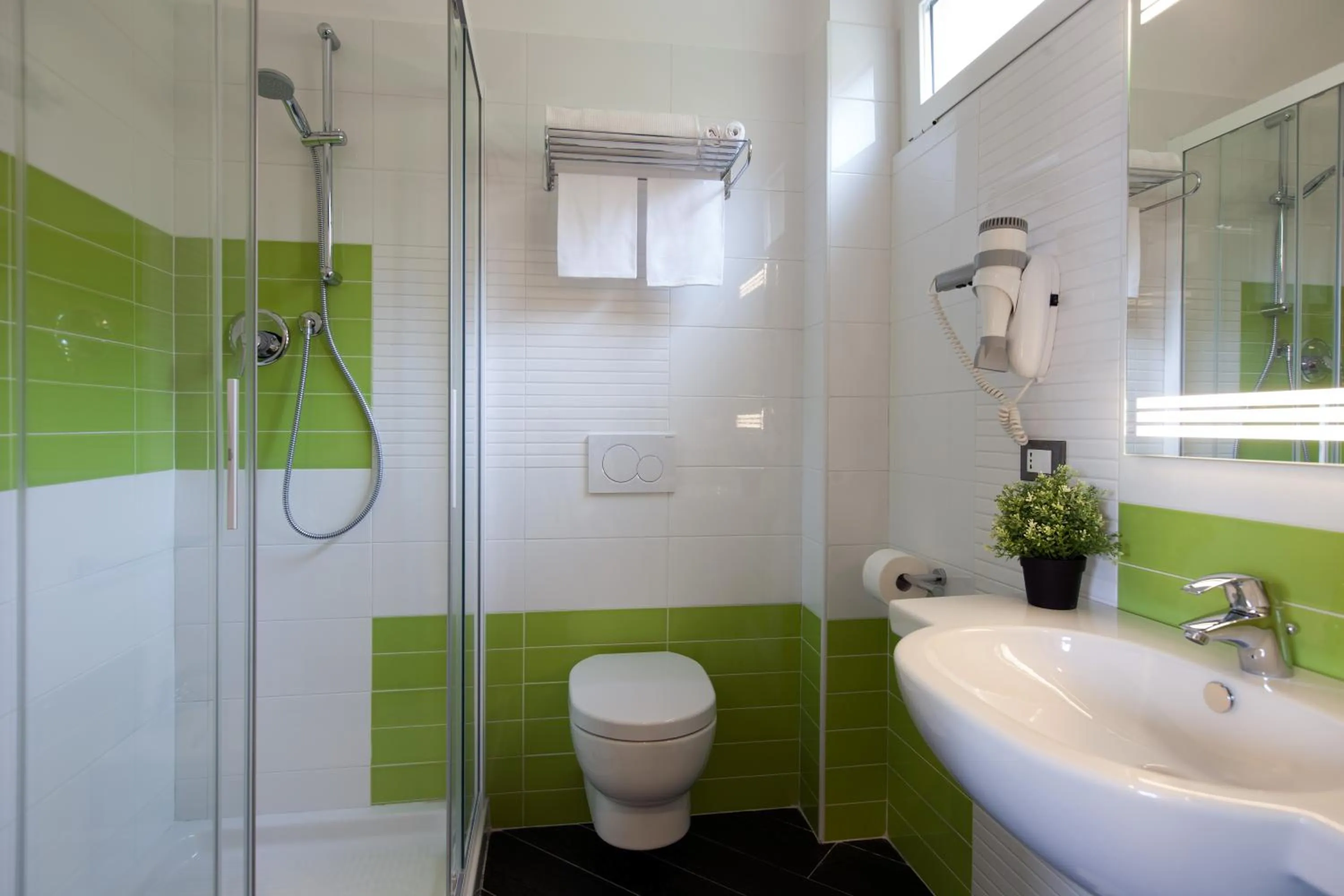 Shower in Hotel Liliana