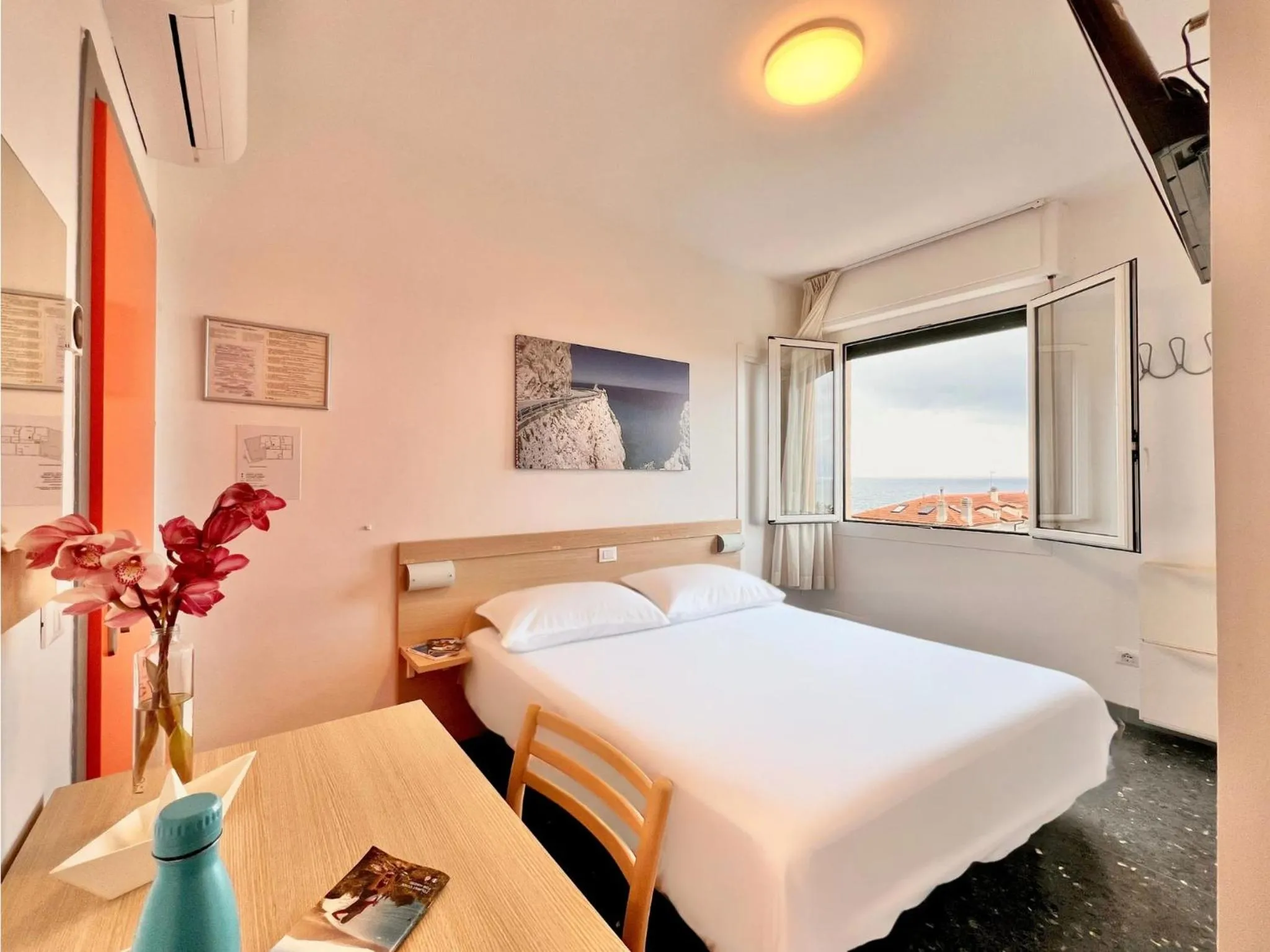 Bed in Hotel Liliana