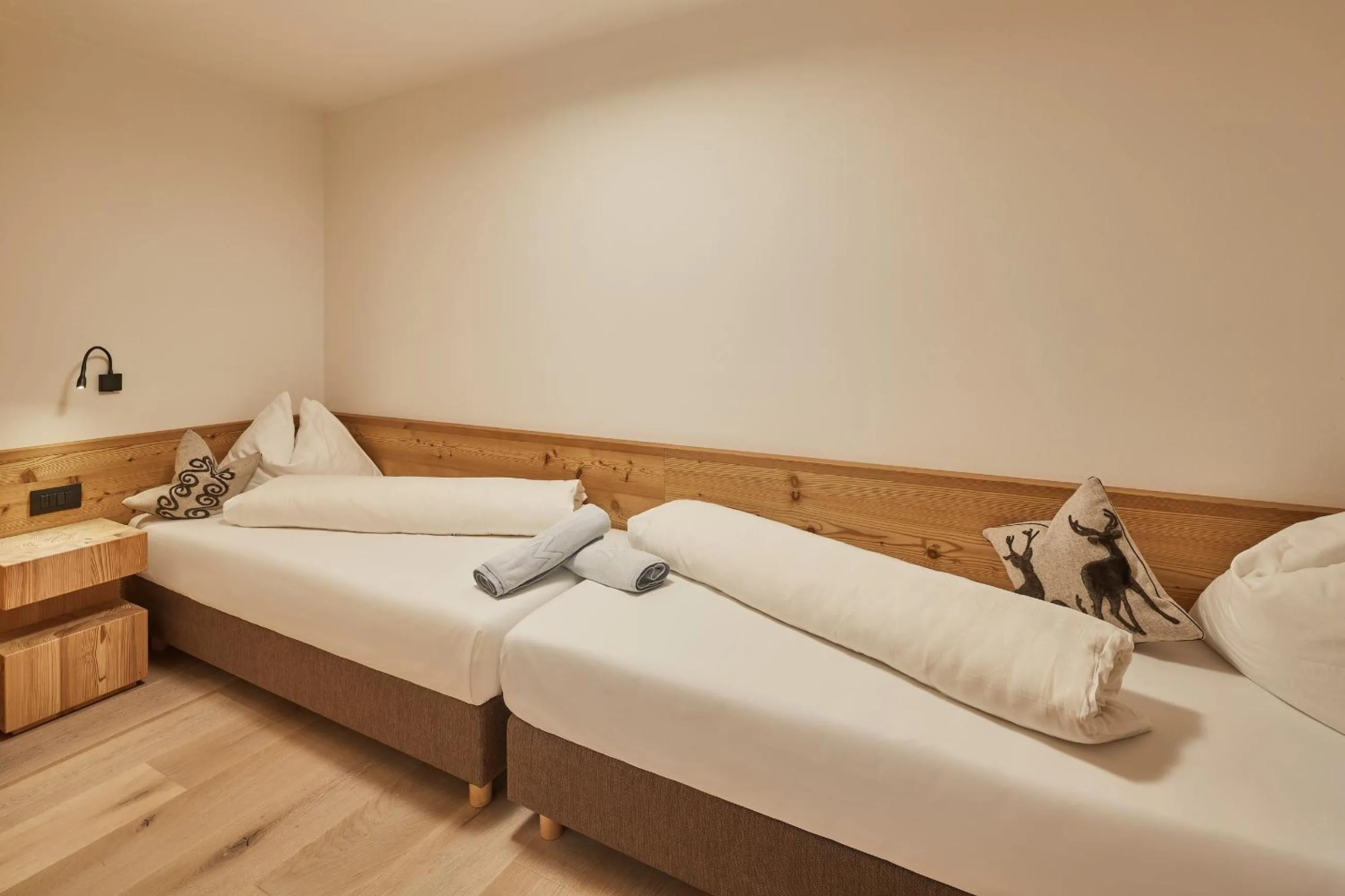 Bedroom, Bed in Mountain Hotel Mezdì