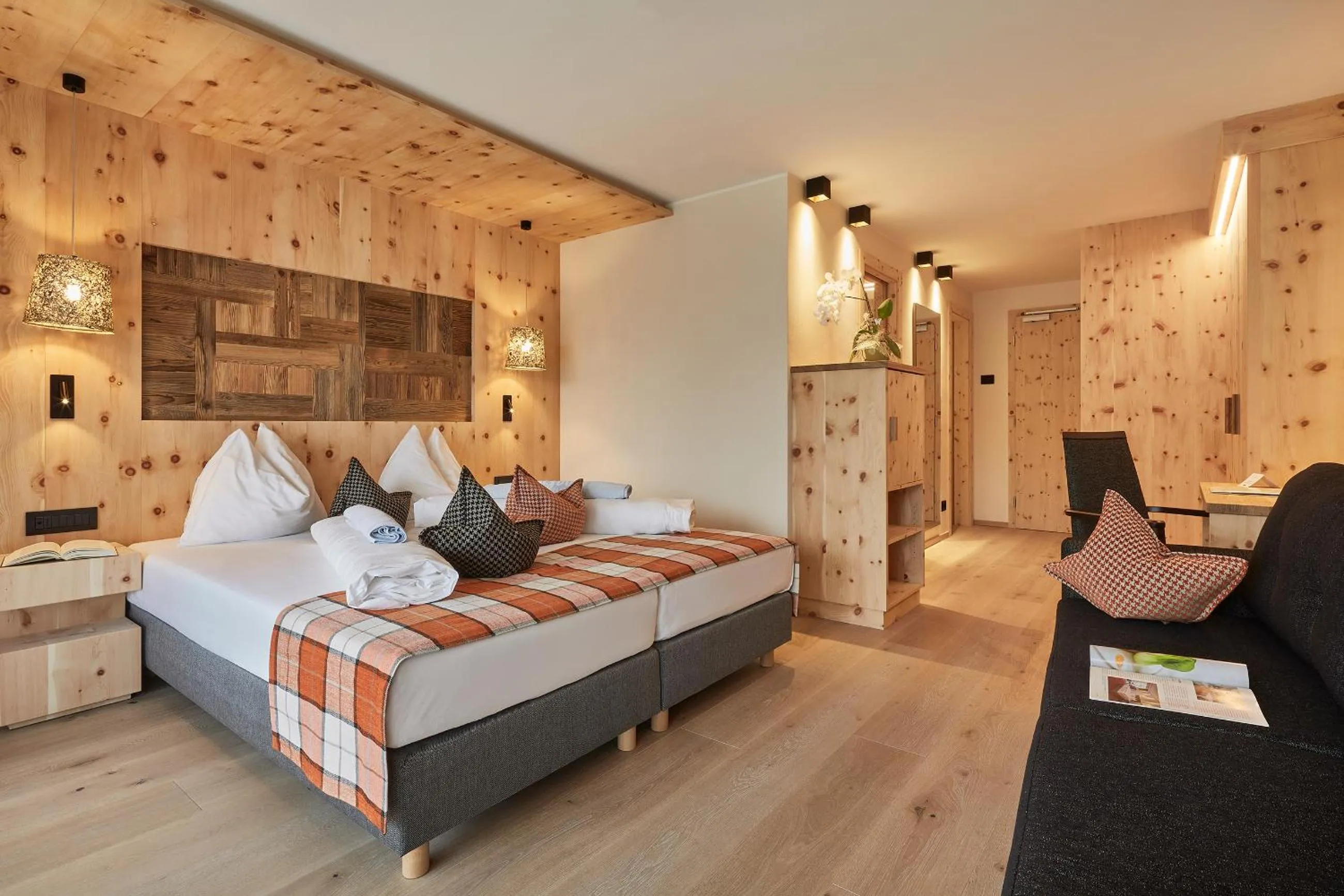 Bedroom, Bed in Mountain Hotel Mezdì