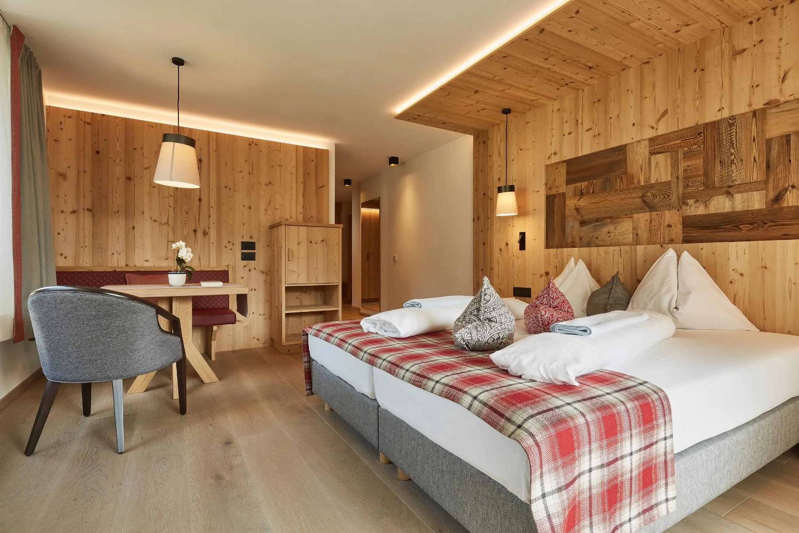 Bedroom, Bed in Mountain Hotel Mezdì