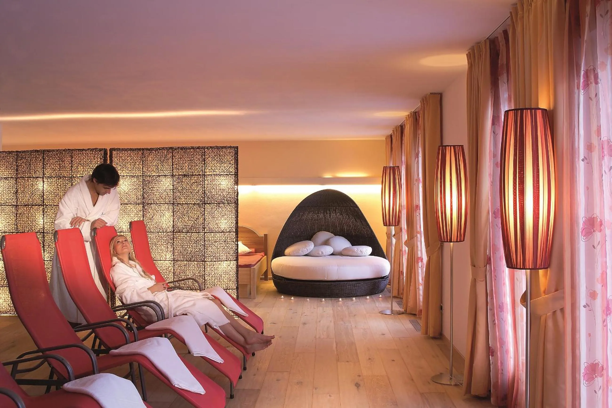 People, Bed in Mountain Hotel Mezdì