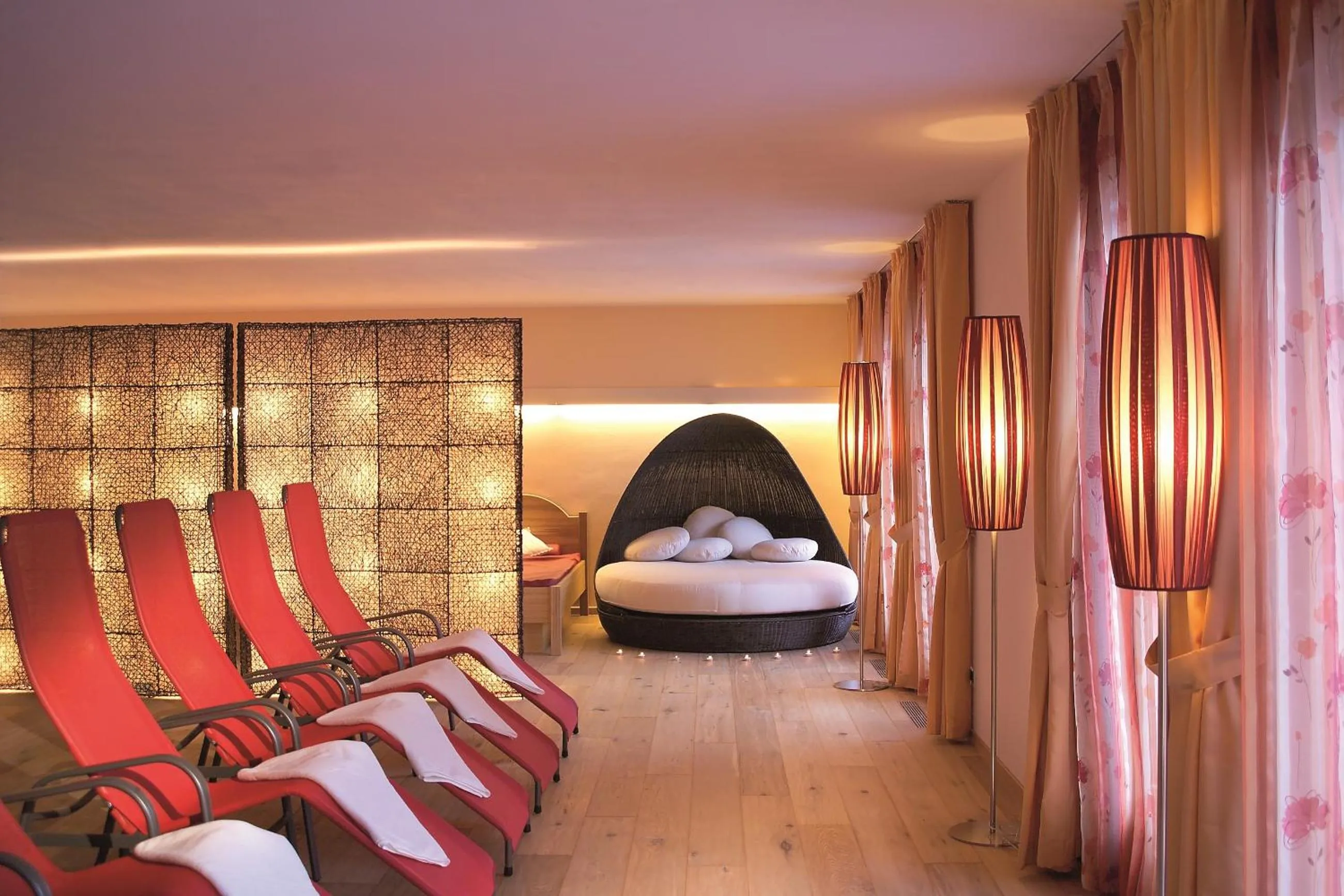 Massage, Bed in Mountain Hotel Mezdì