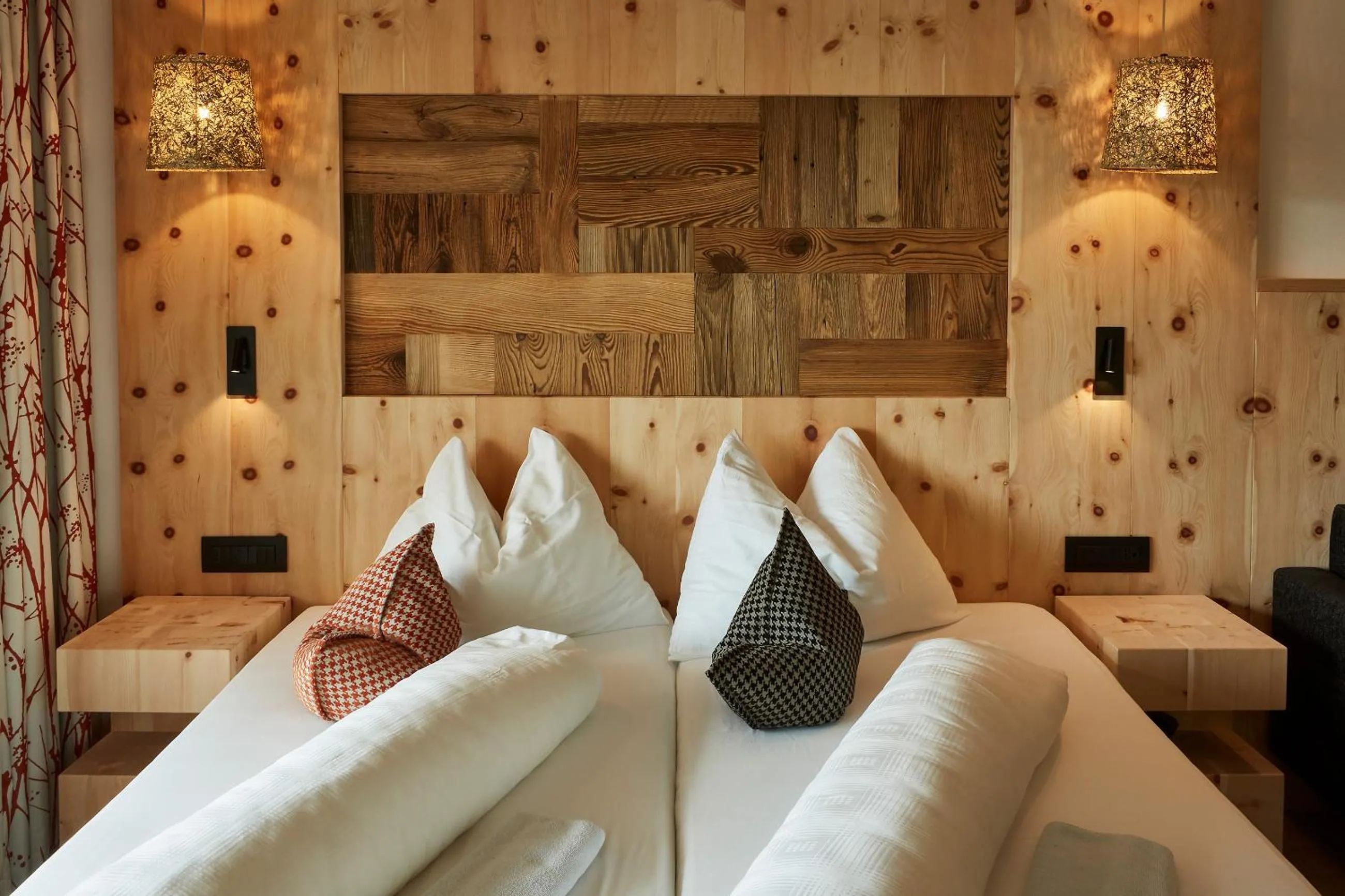 Bedroom, Bed in Mountain Hotel Mezdì