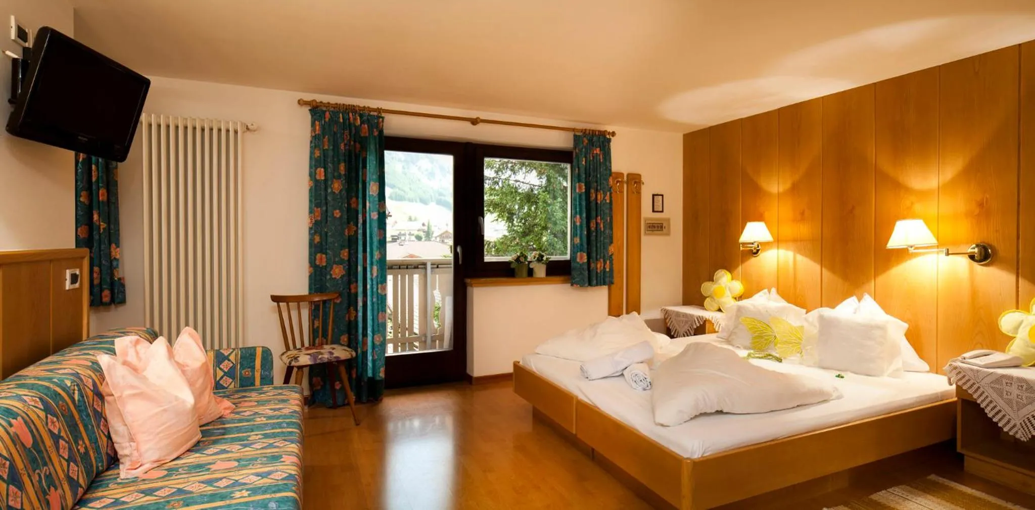 Bedroom, Bed in Mountain Hotel Mezdì