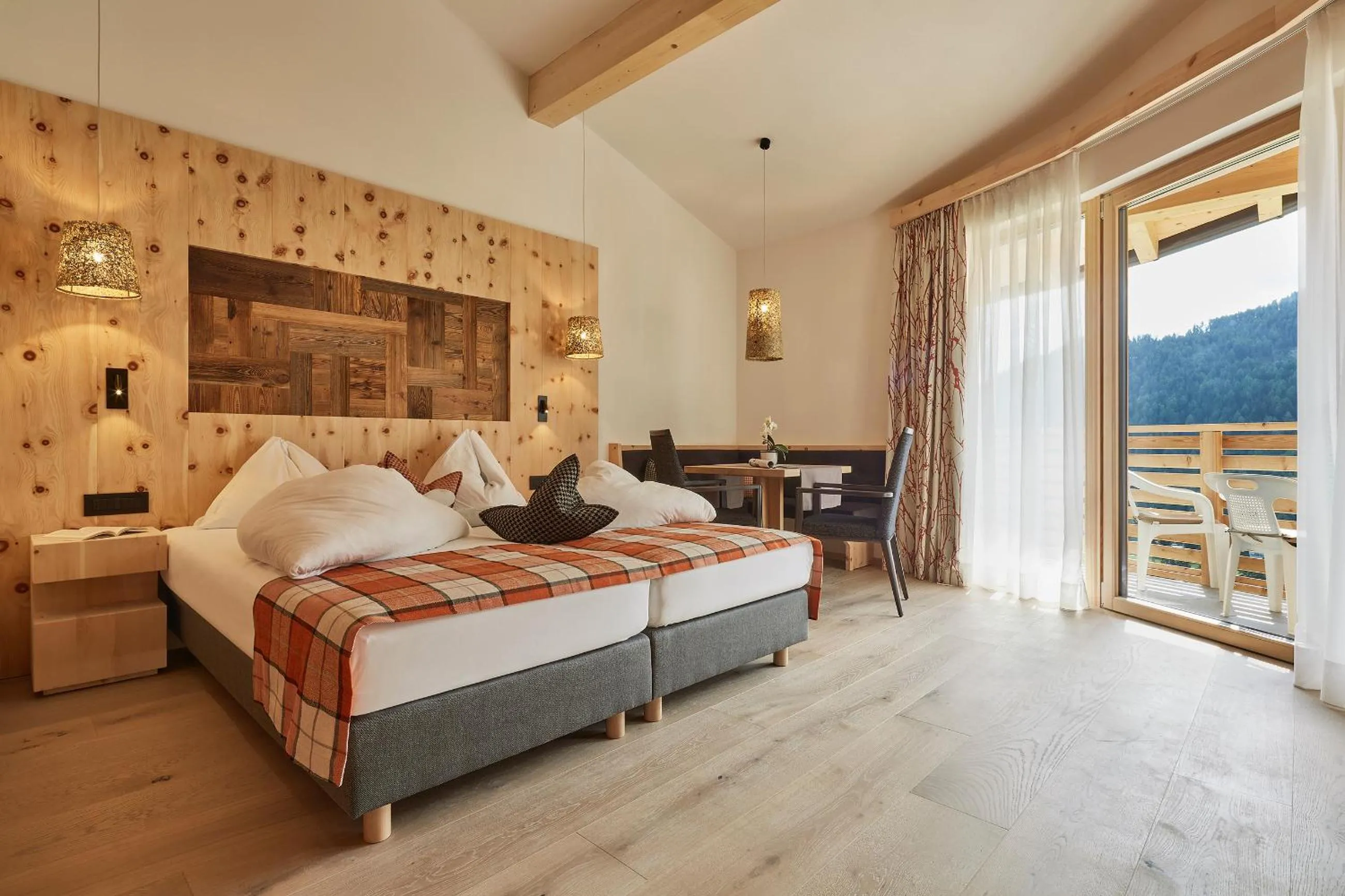 Bedroom, Bed in Mountain Hotel Mezdì