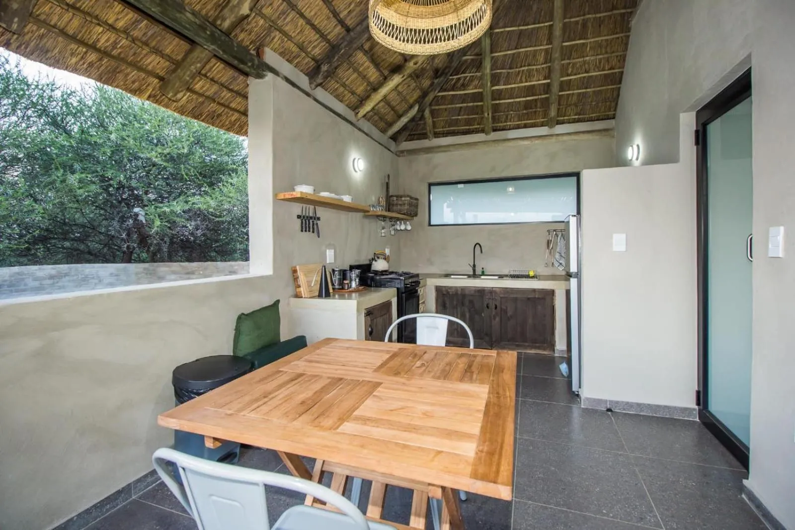 Kitchen or kitchenette in LookOut Safari Lodge