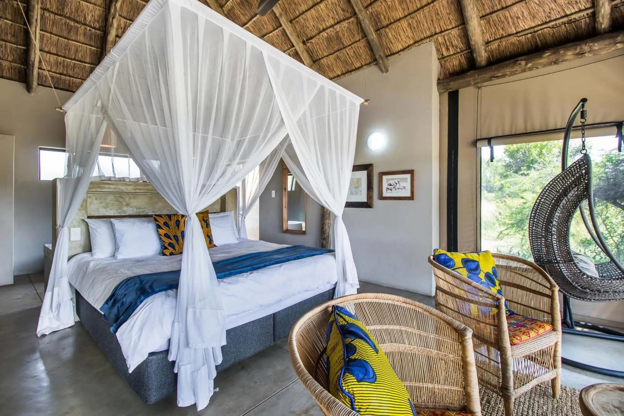 Bedroom, Bed in LookOut Safari Lodge