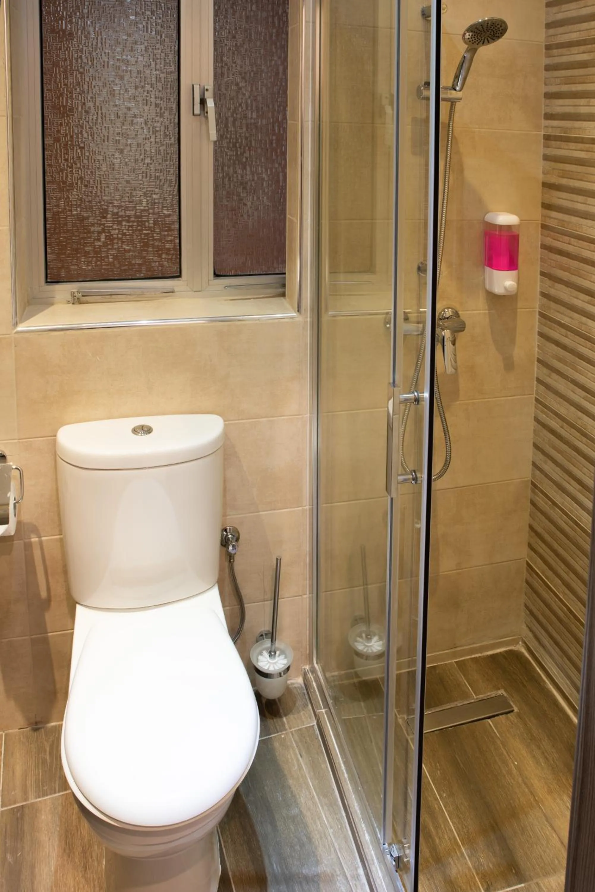 Shower in For Rest Aparthotel