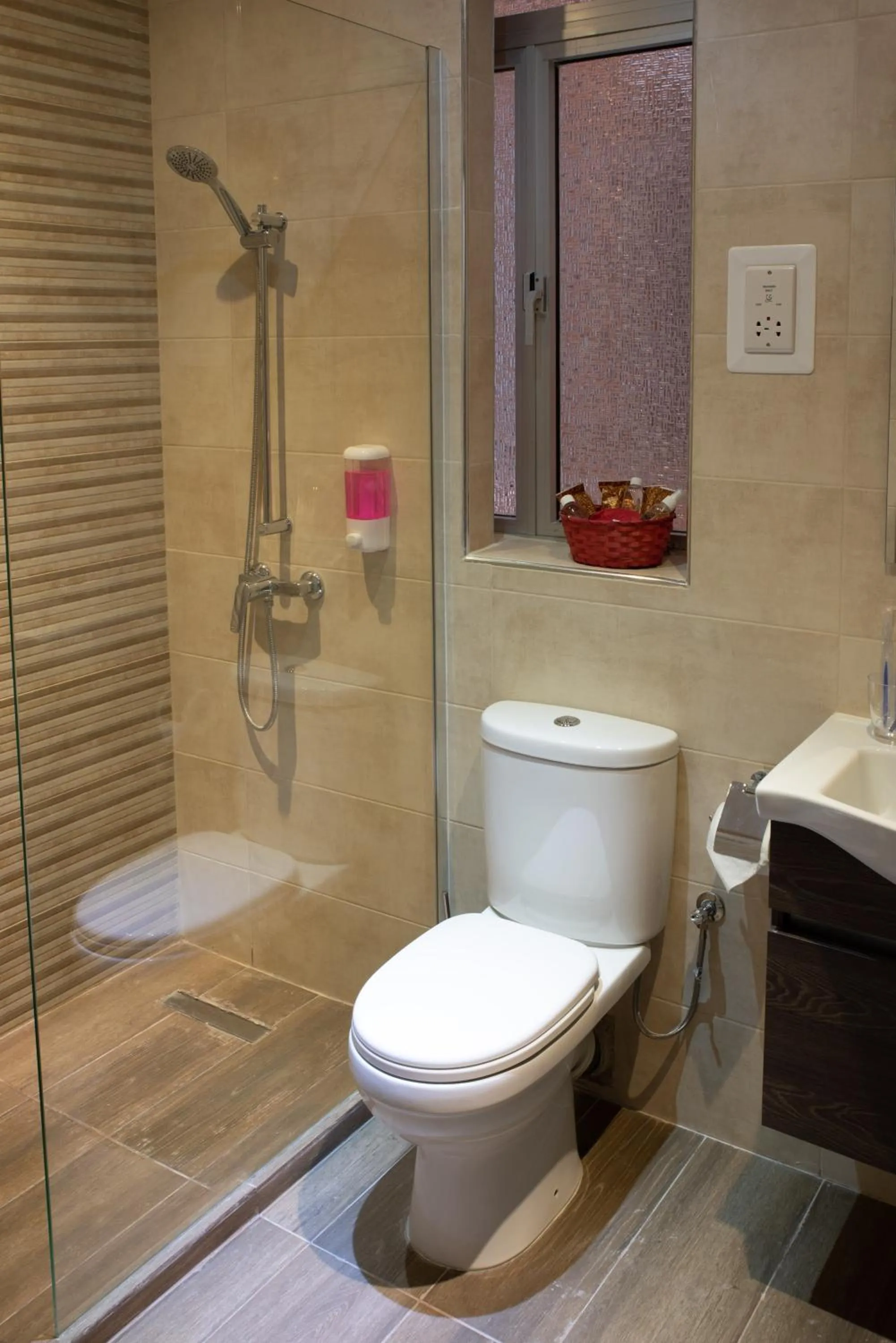 Shower in For Rest Aparthotel