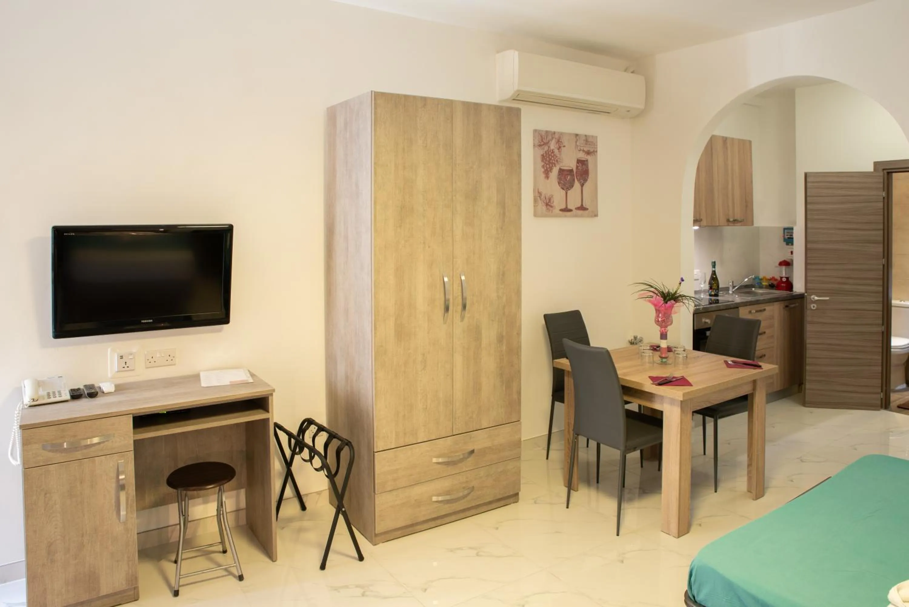 Bed in For Rest Aparthotel