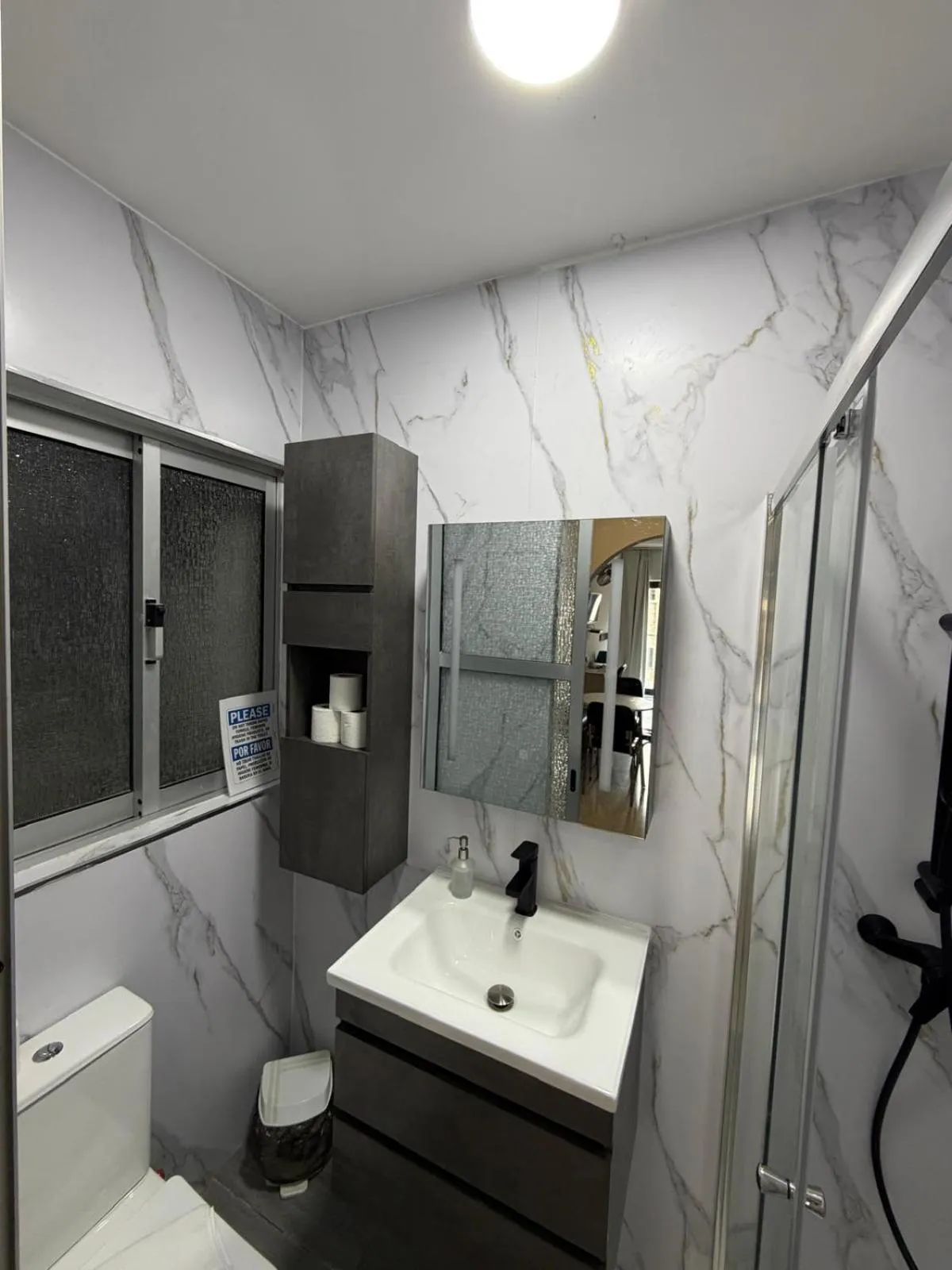 Shower in For Rest Aparthotel