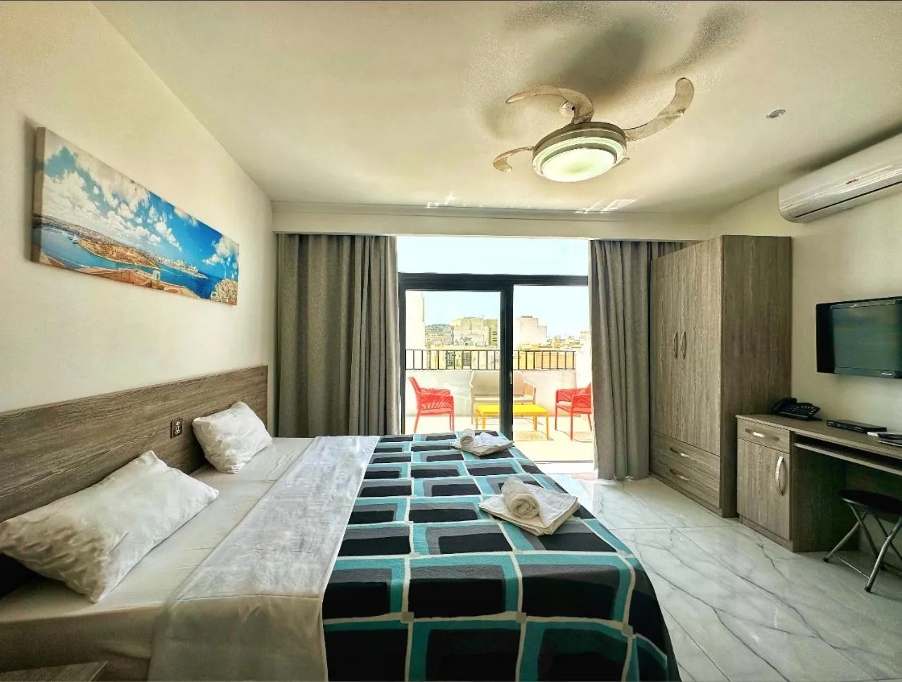 Communal lounge/ TV room, Bed in For Rest Aparthotel