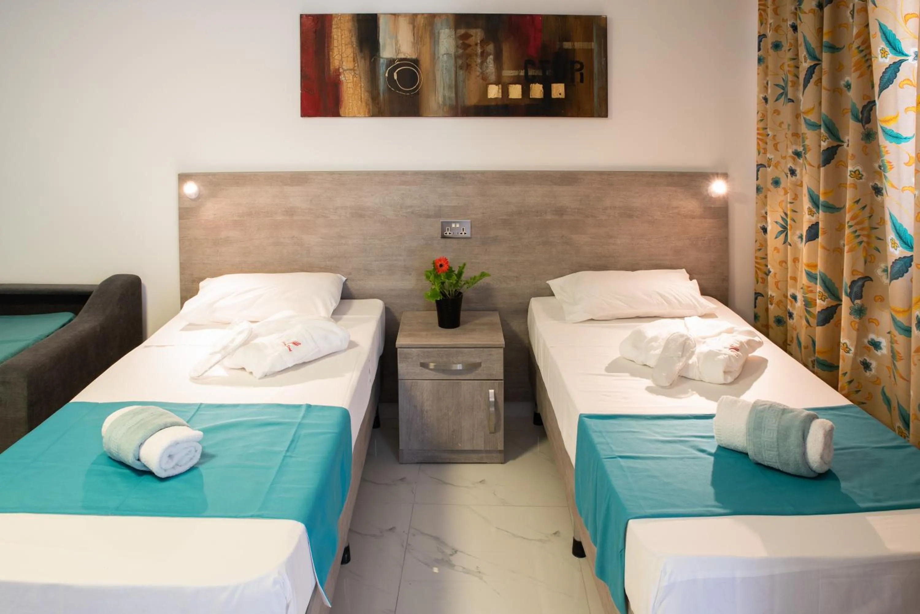 Bed in For Rest Aparthotel