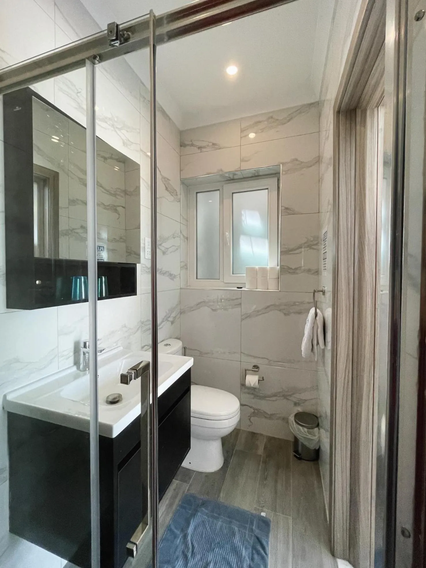 Shower in For Rest Aparthotel