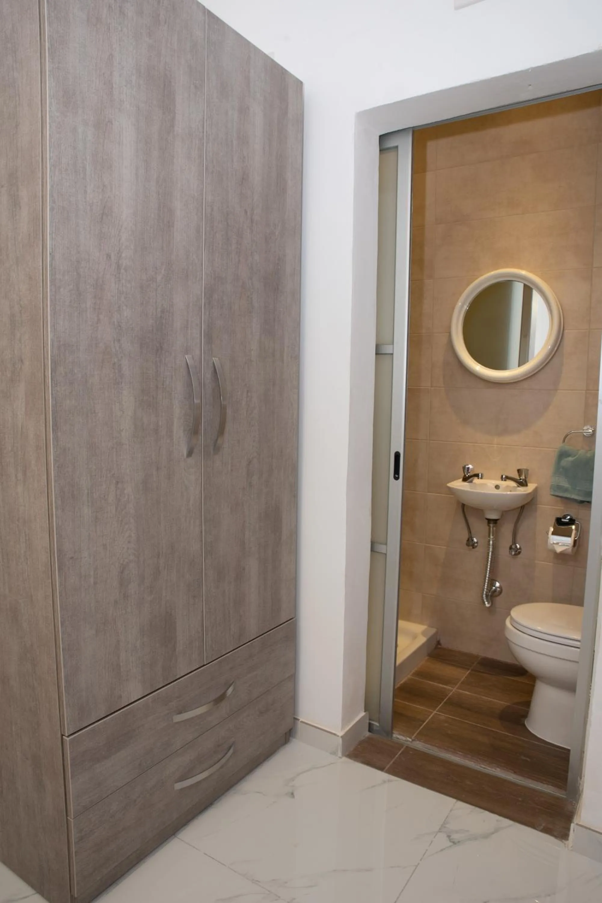 Shower in For Rest Aparthotel