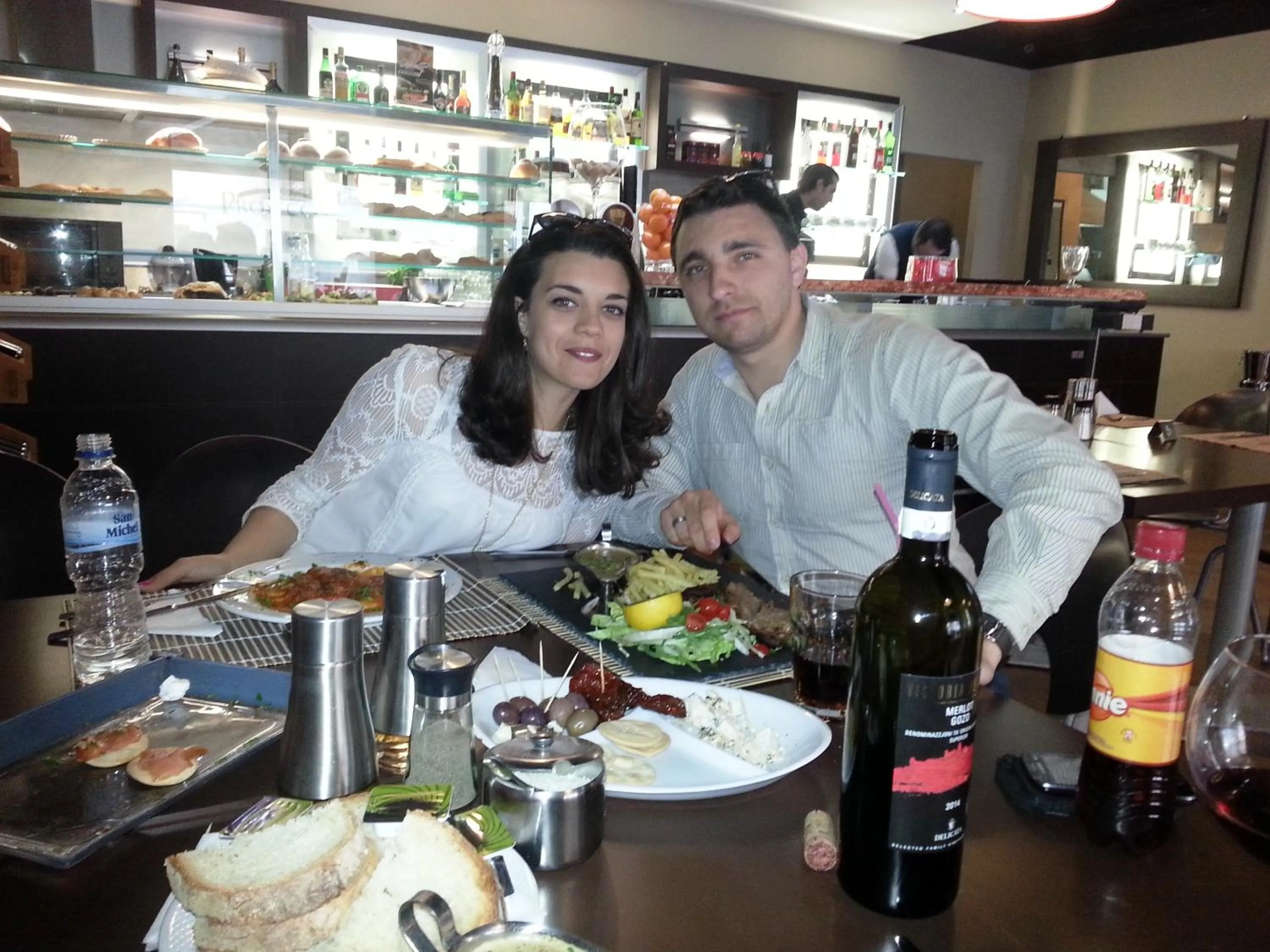 Restaurant/places to eat in For Rest Aparthotel