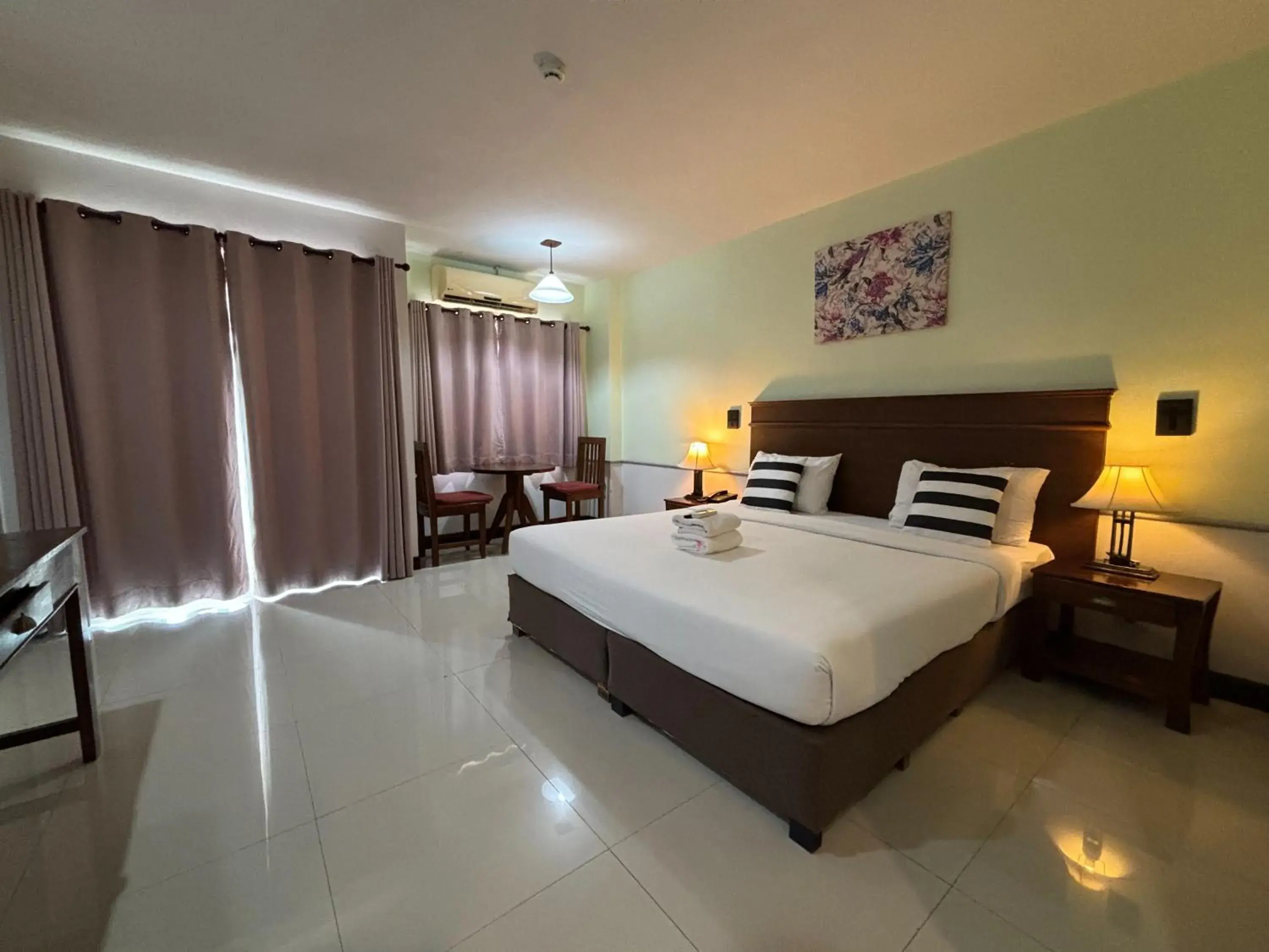 Bedroom, Bed in Sutus Court 1 Bedroom, Bed in Sutus Court 1