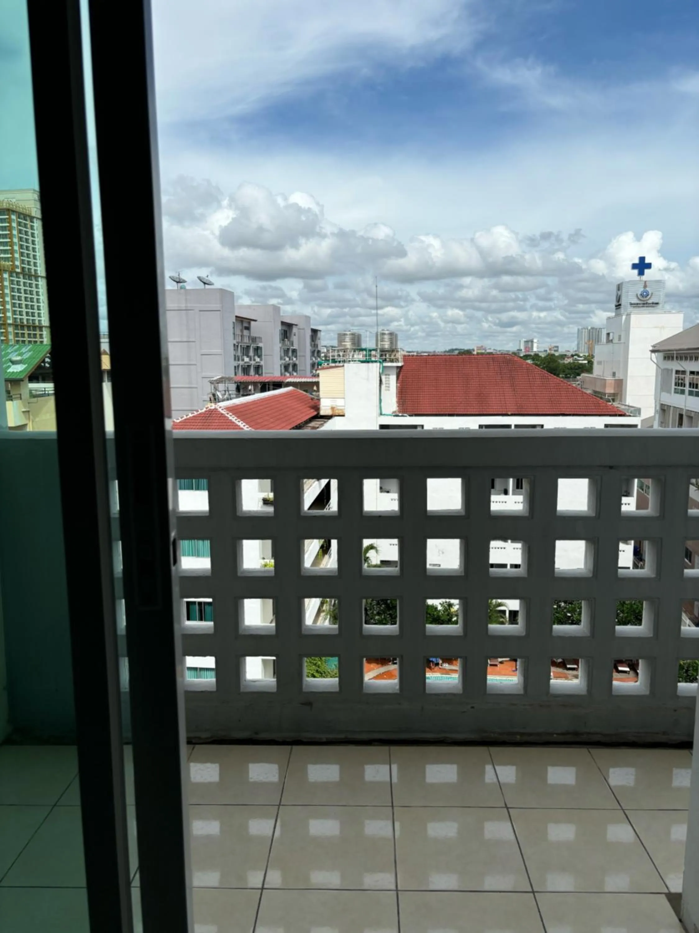 Inner courtyard view in Sutus Court 1