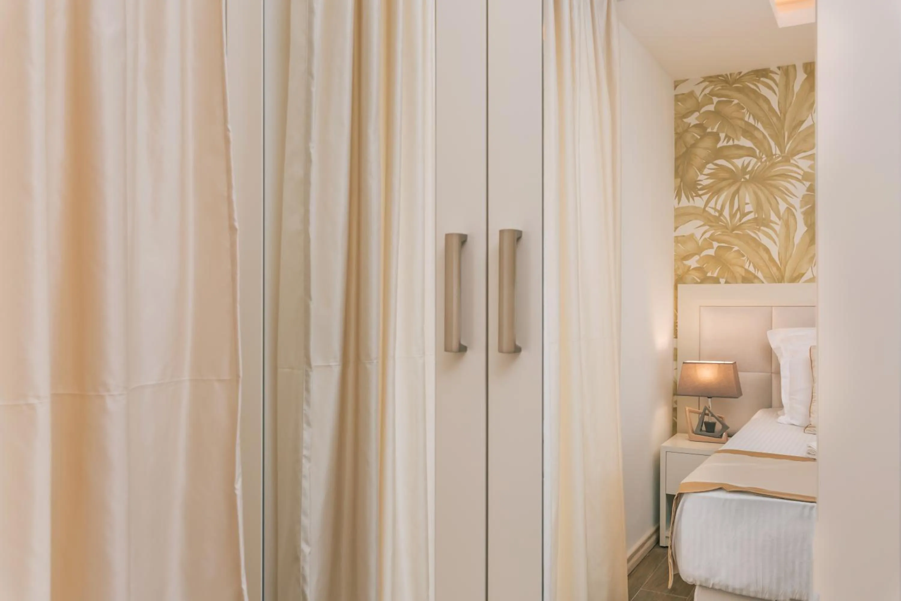 Decorative detail, Bed in Splendido MB Apartments